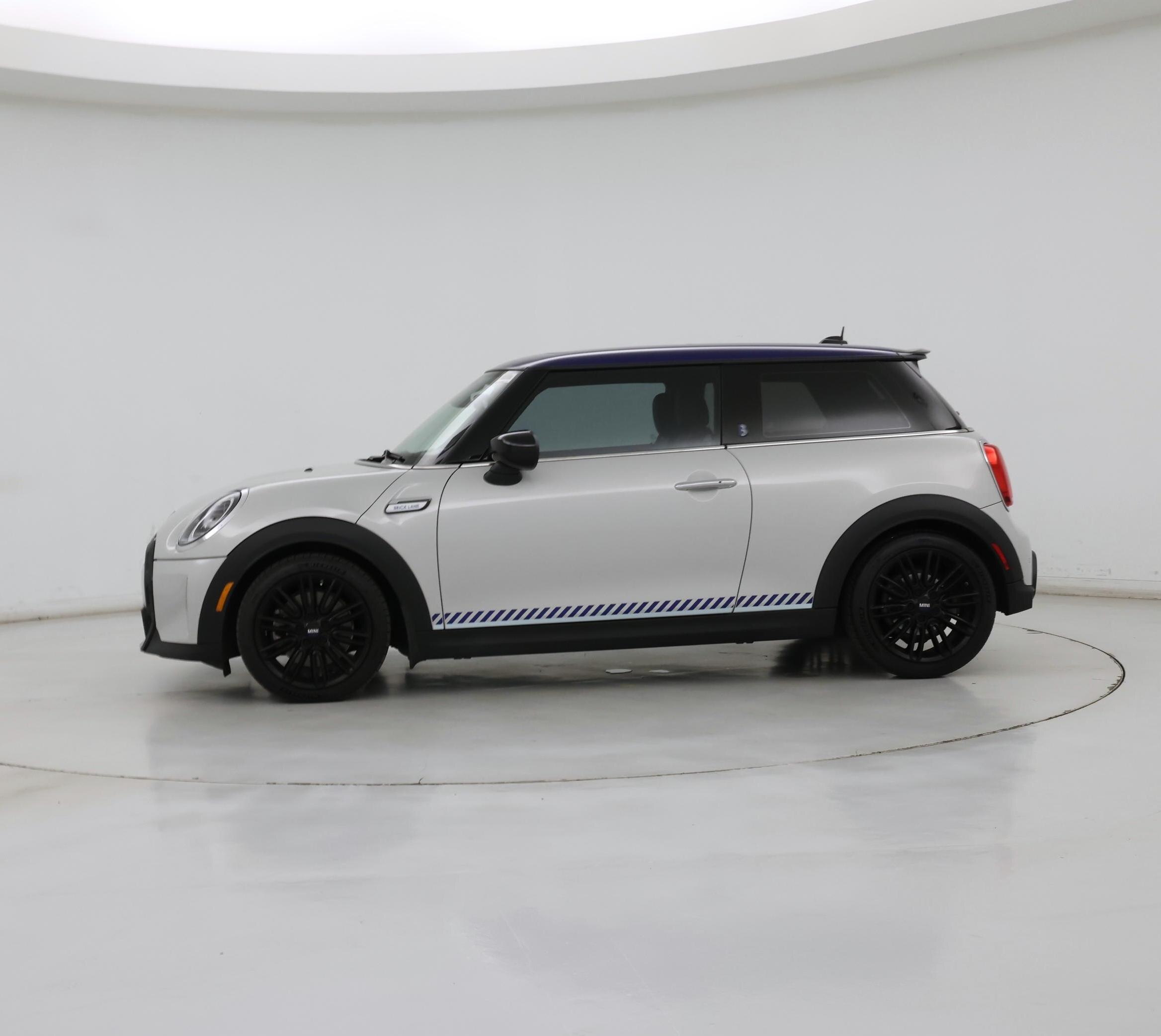 Thumbnail: 2022 MINI Cooper Hardtop - 3