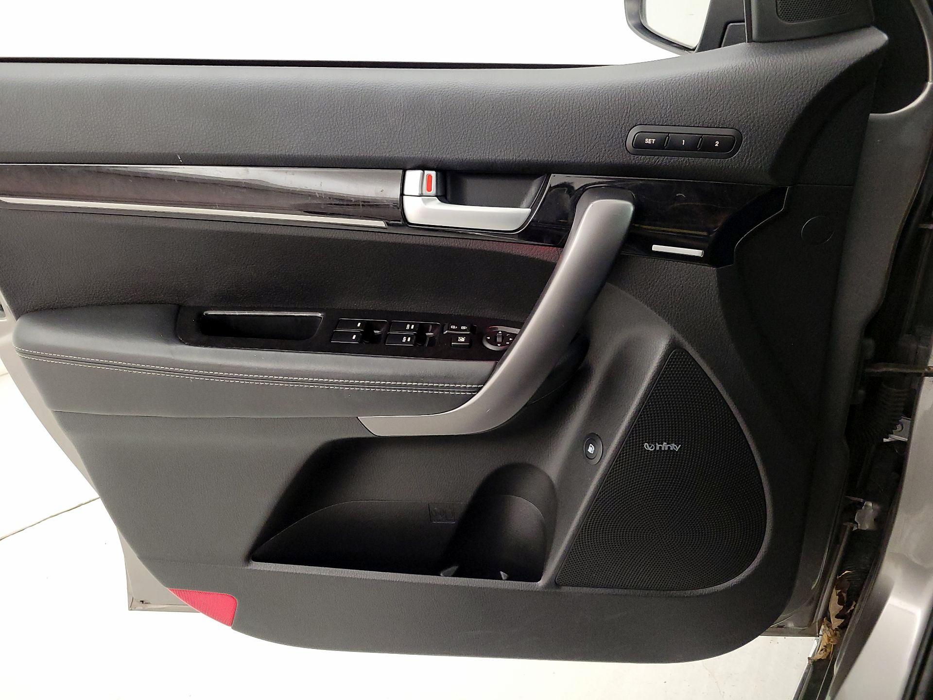 Thumbnail: 2015 Kia Sorento - 12