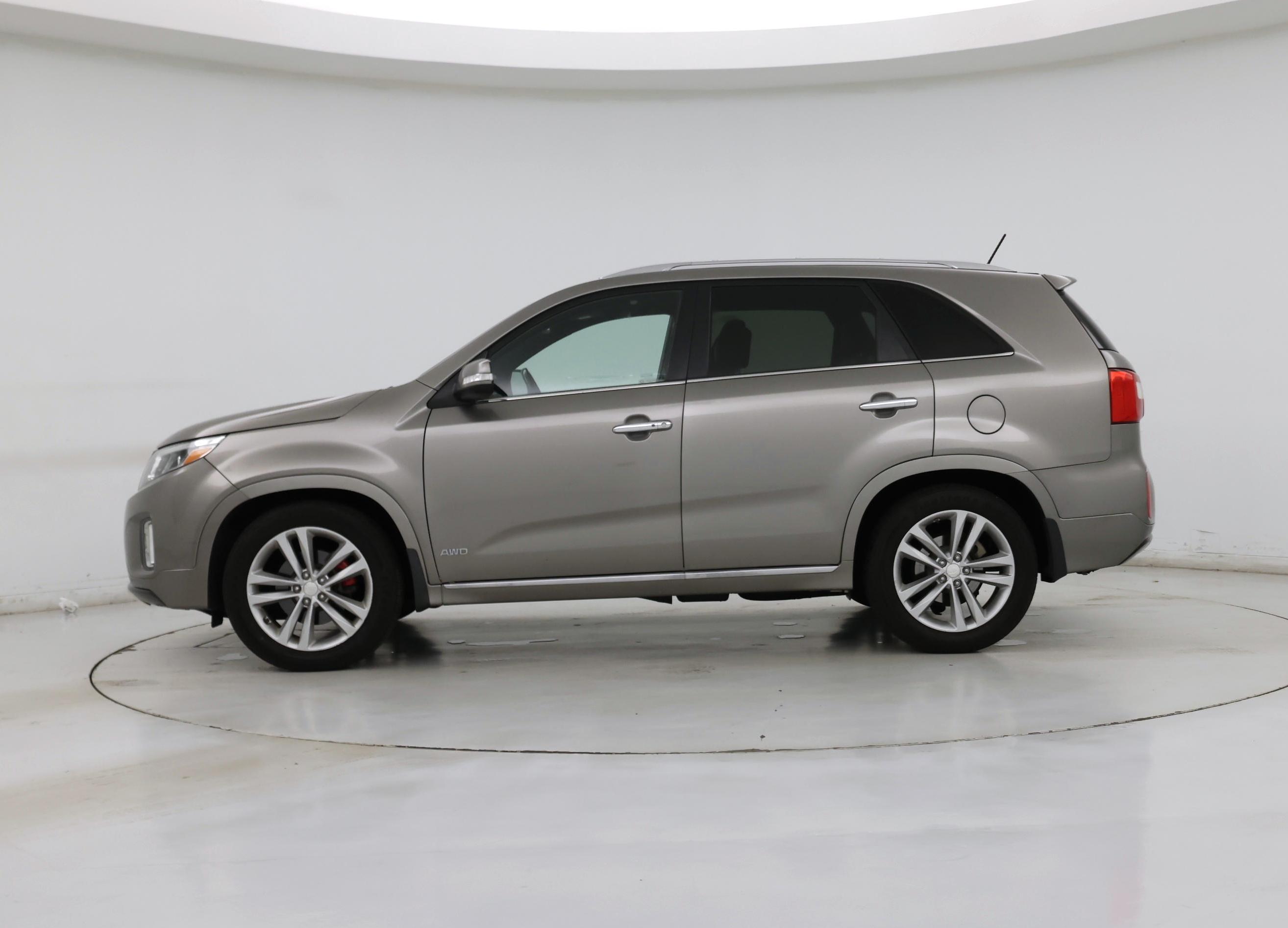 Thumbnail: 2015 Kia Sorento - 3