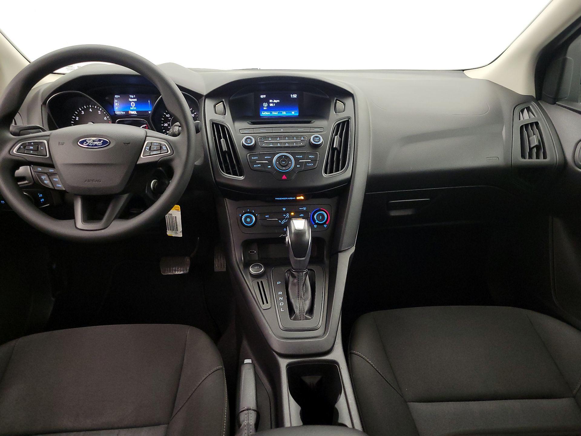 Thumbnail: 2015 Ford Focus - 9