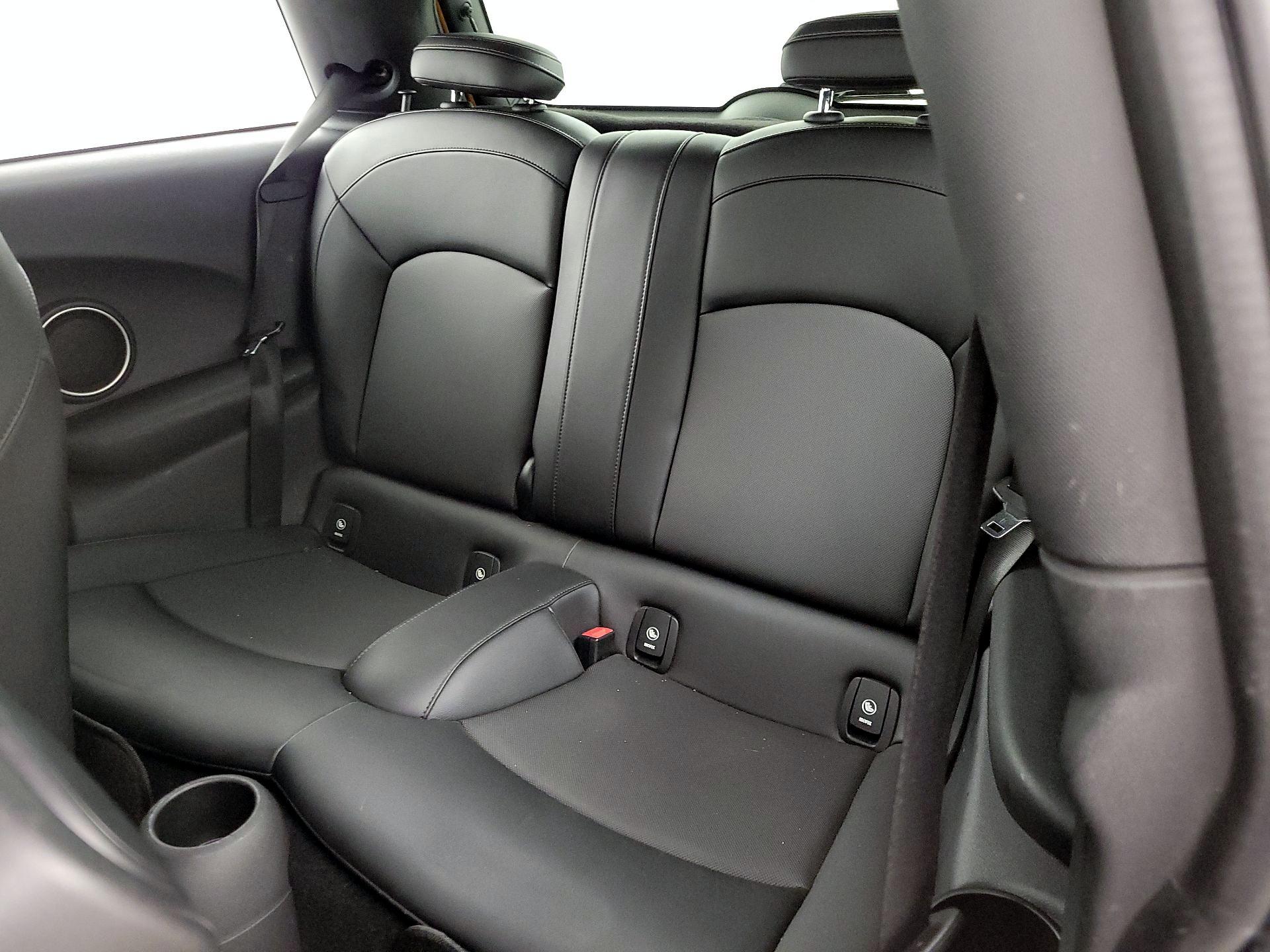 Thumbnail: 2015 MINI Cooper Hardtop - 18