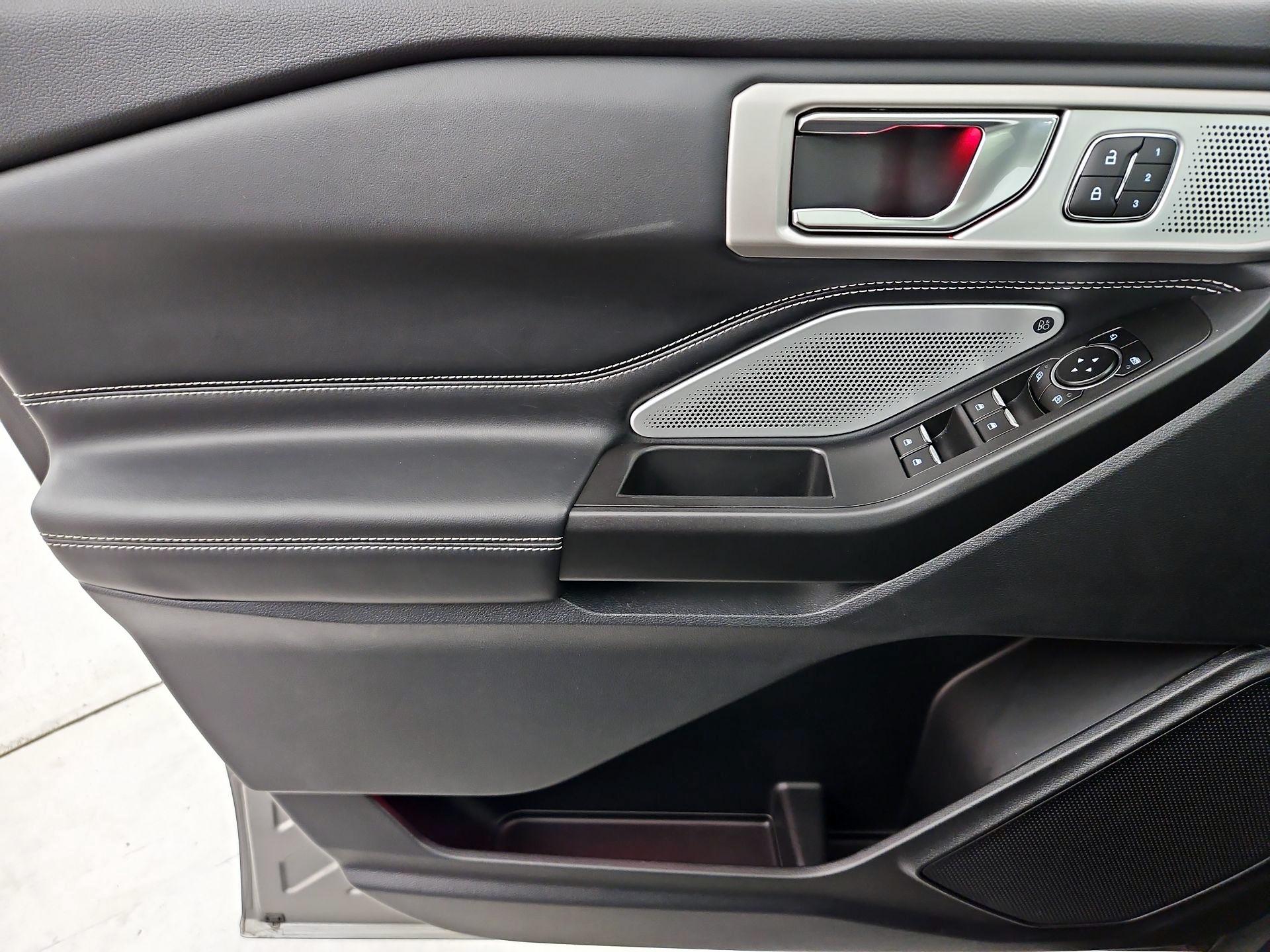 Thumbnail: 2020 Ford Explorer - 12