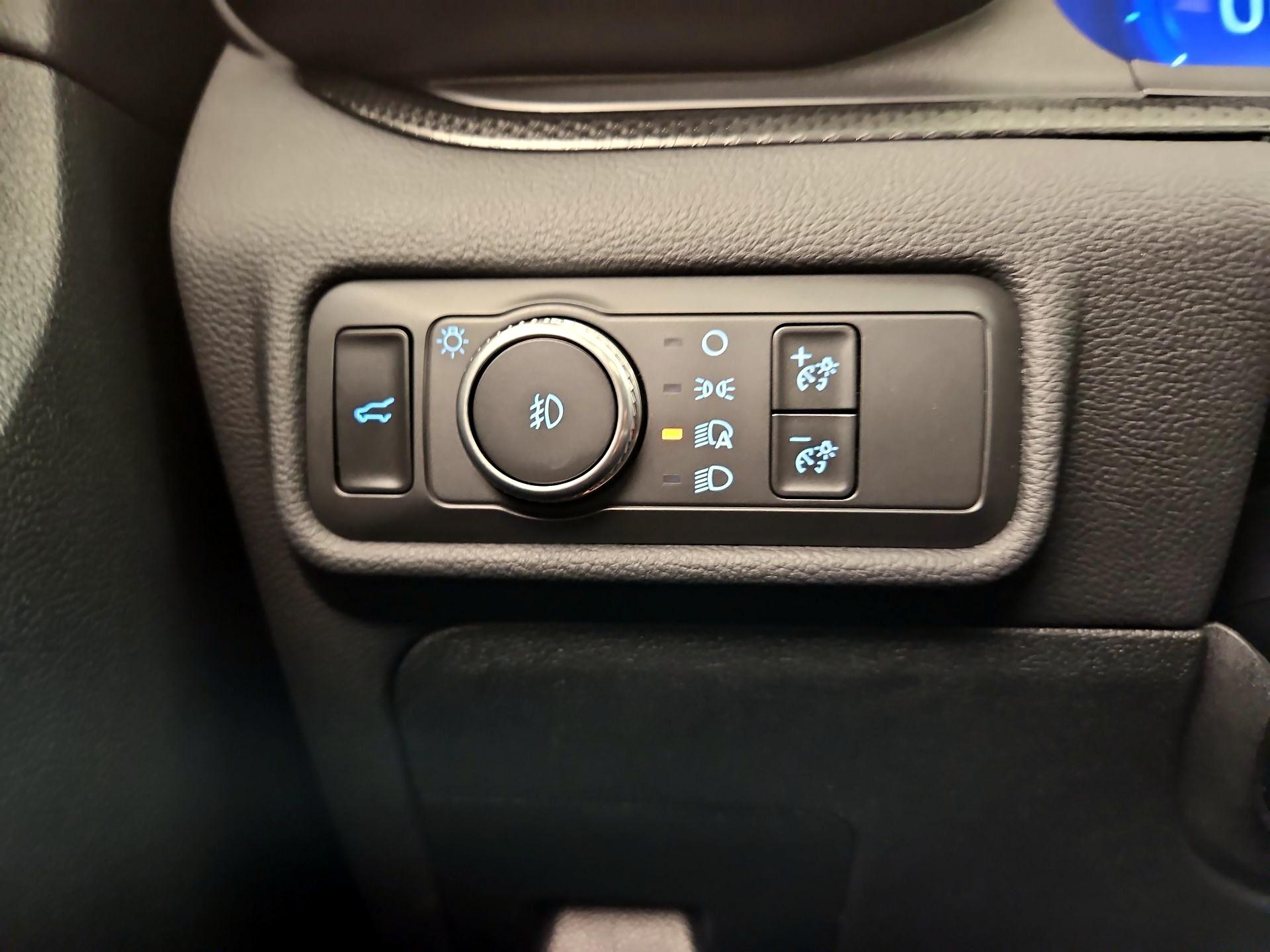 Thumbnail: 2020 Ford Explorer - 13