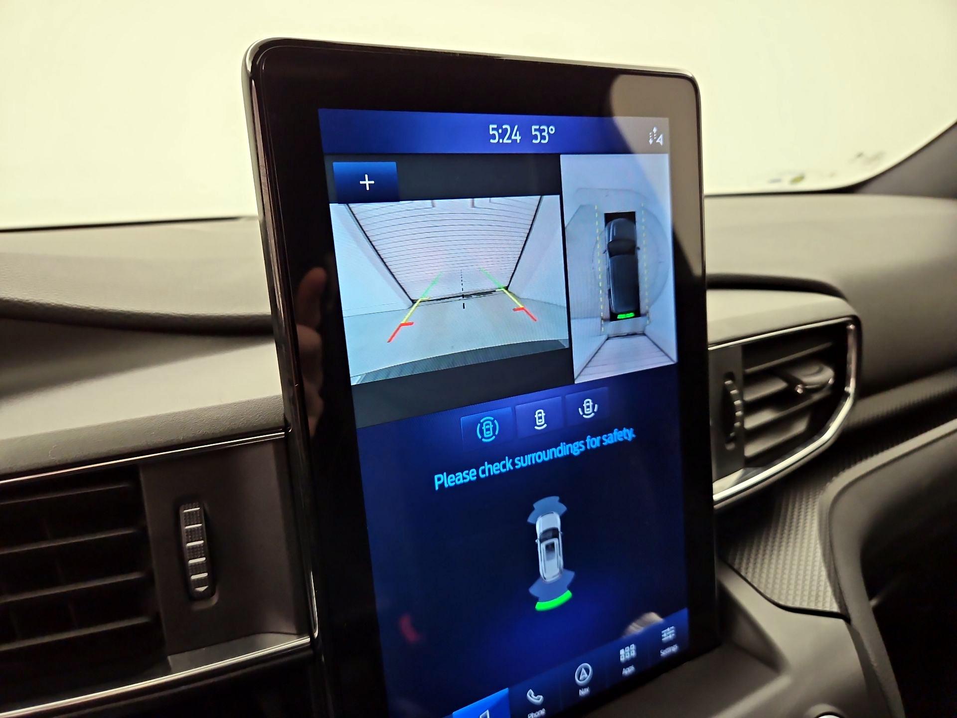 Thumbnail: 2020 Ford Explorer - 15