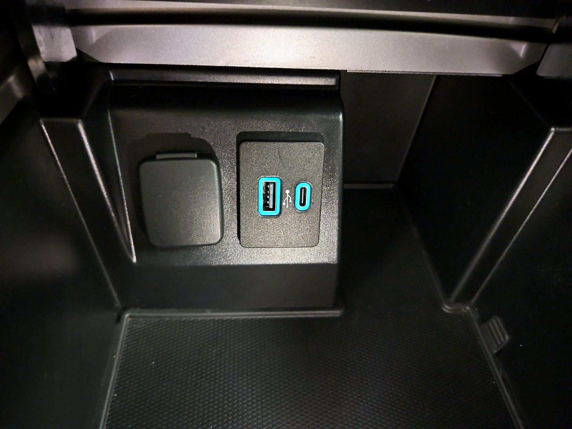 Thumbnail: 2020 Ford Explorer - 19