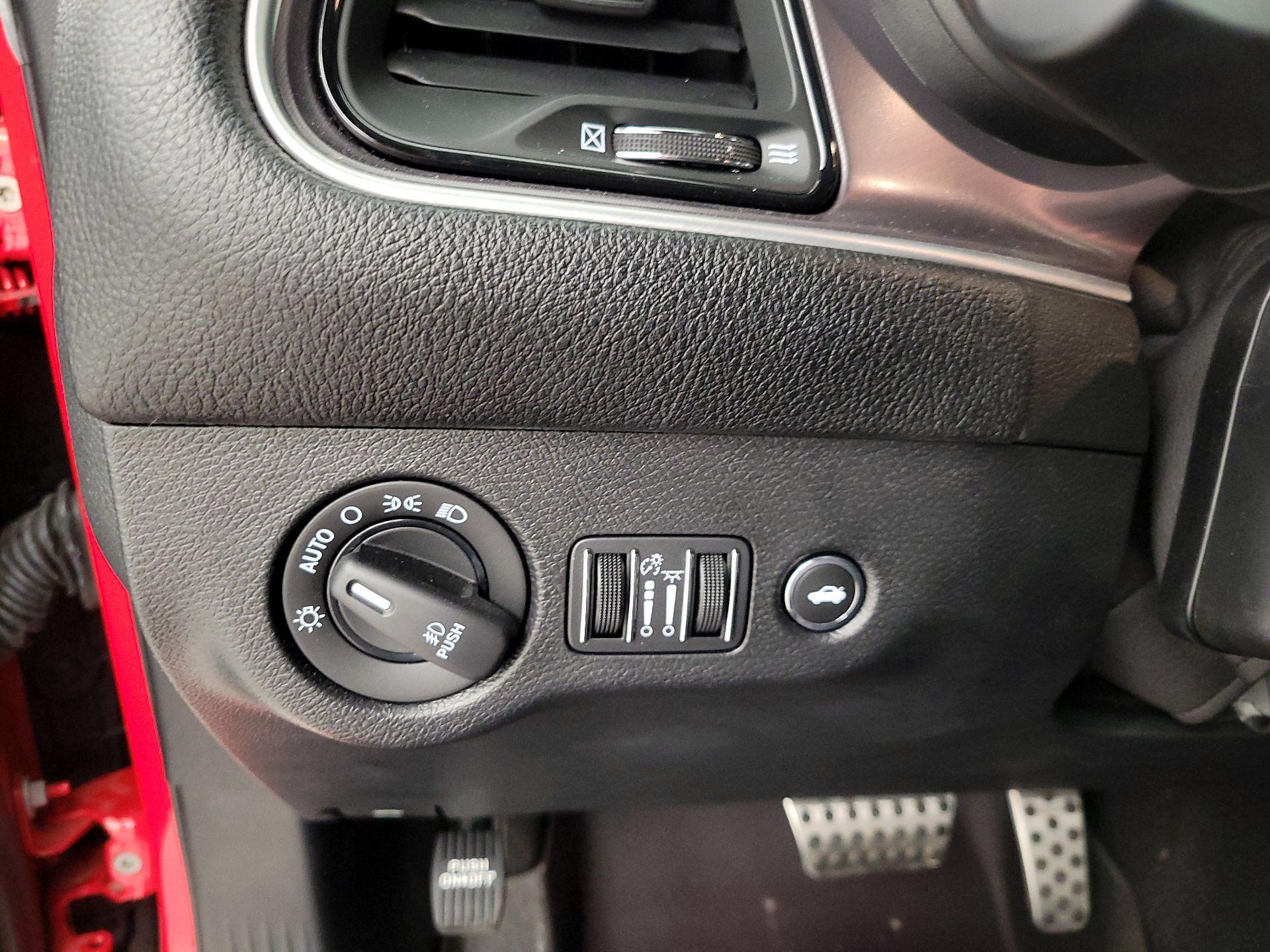 Thumbnail: 2019 Dodge Challenger - 13