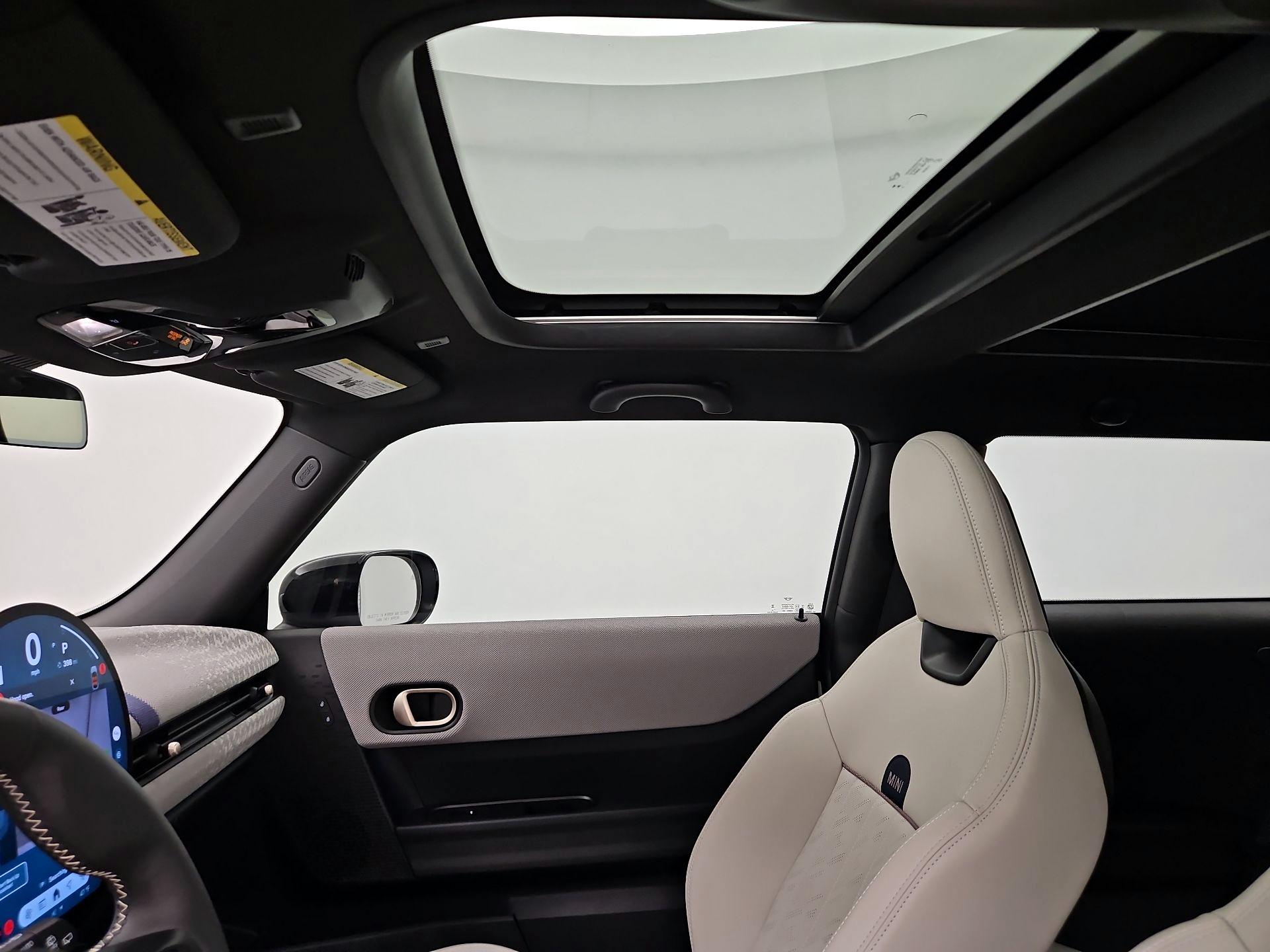 Thumbnail: 2025 MINI Cooper Hardtop - 17