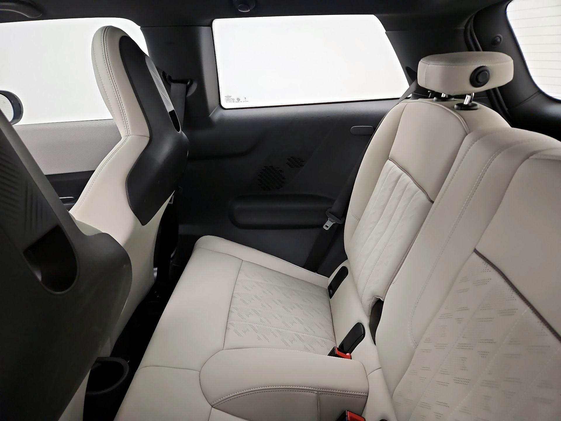 Thumbnail: 2025 MINI Cooper Hardtop - 18