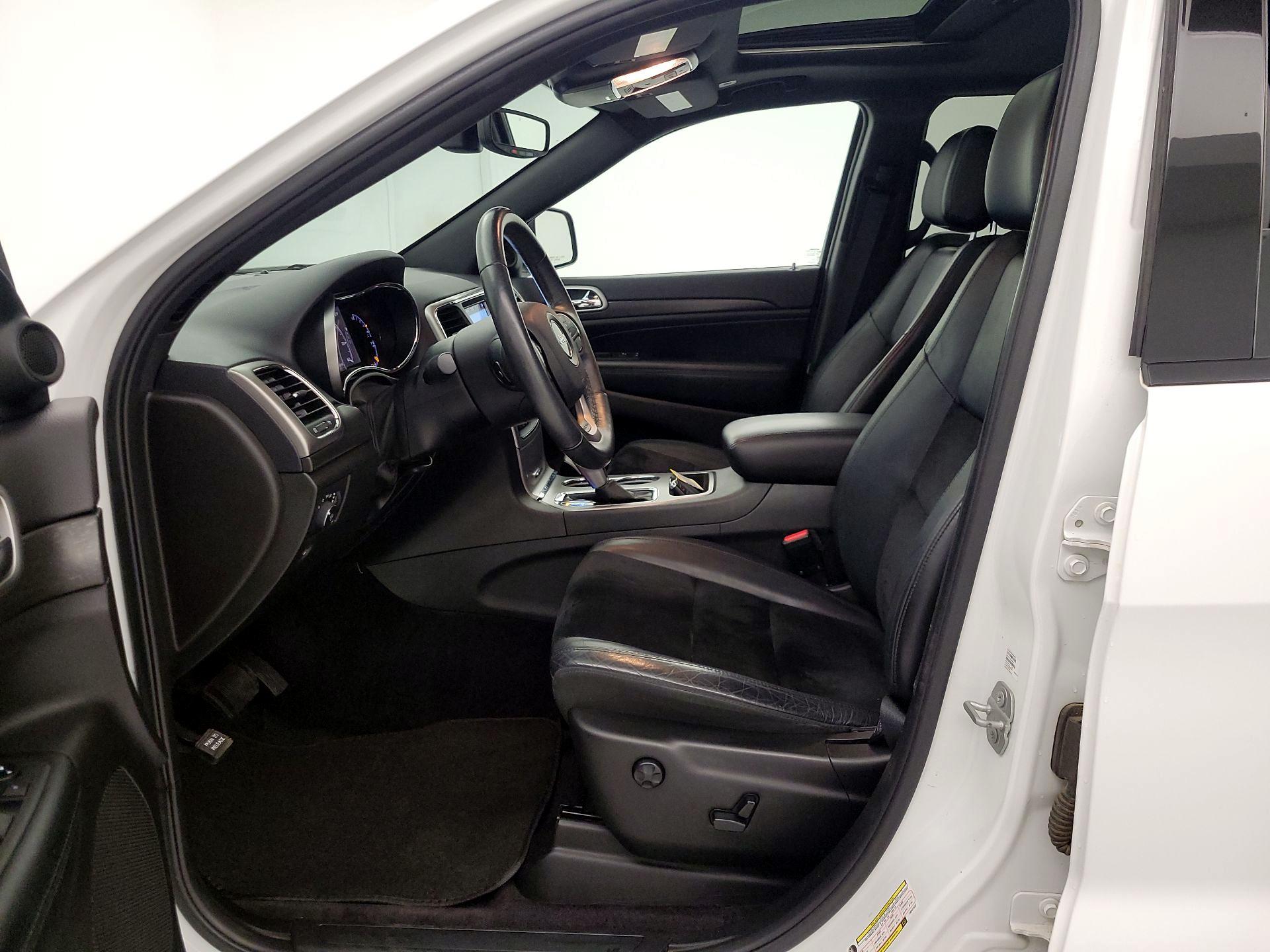 Thumbnail: 2018 Jeep Grand Cherokee - 11