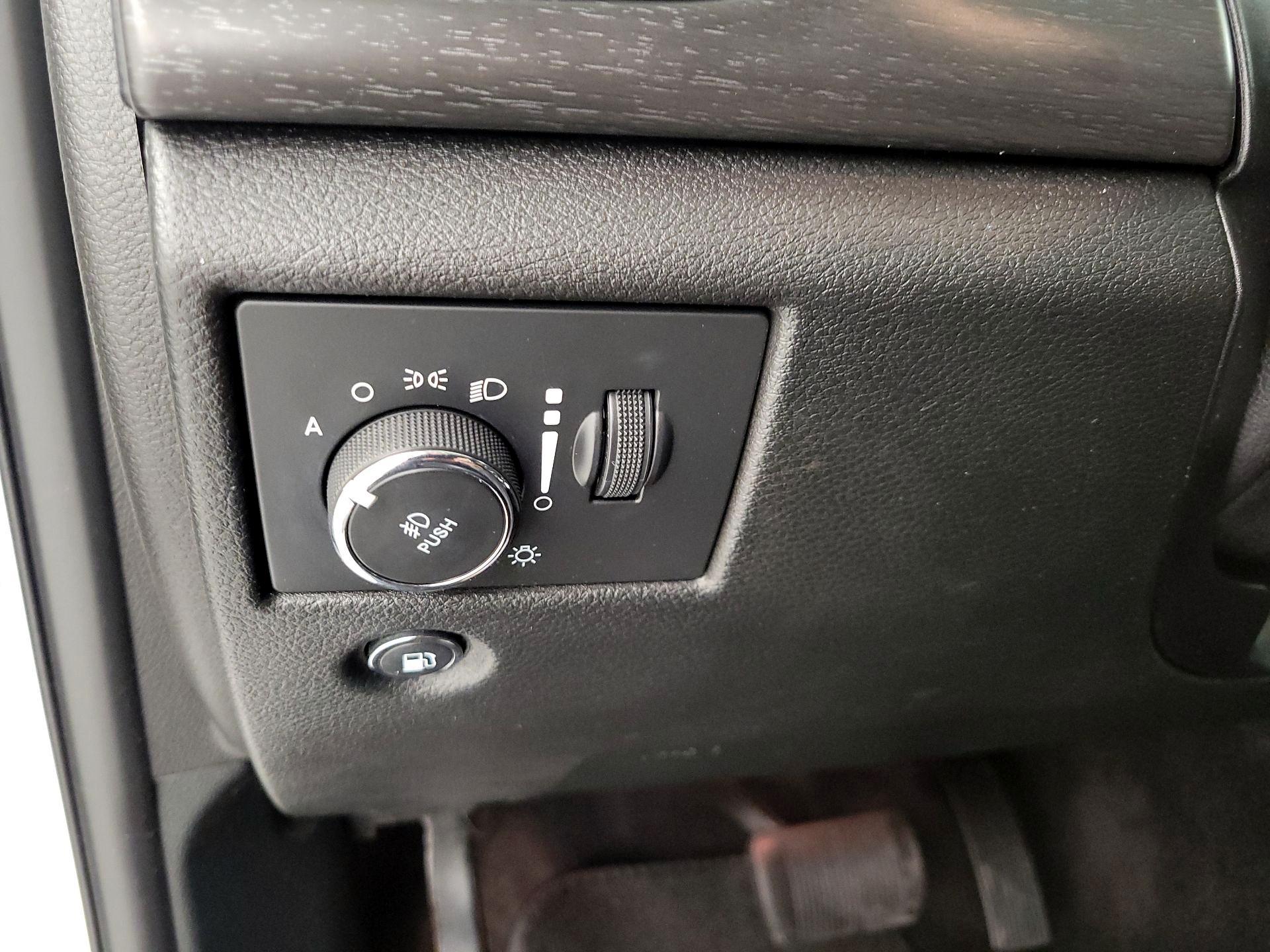 Thumbnail: 2018 Jeep Grand Cherokee - 13