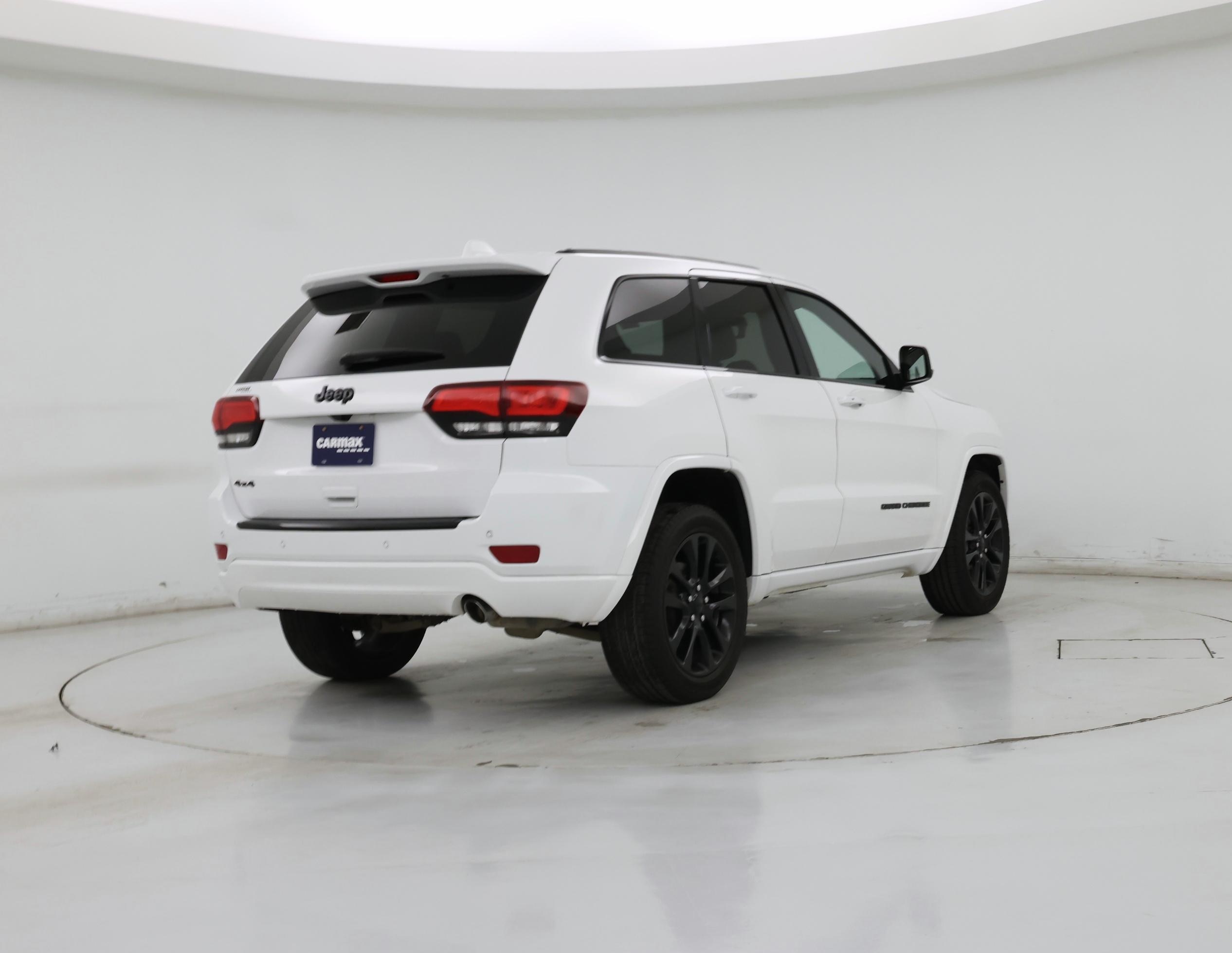 Thumbnail: 2018 Jeep Grand Cherokee - 8