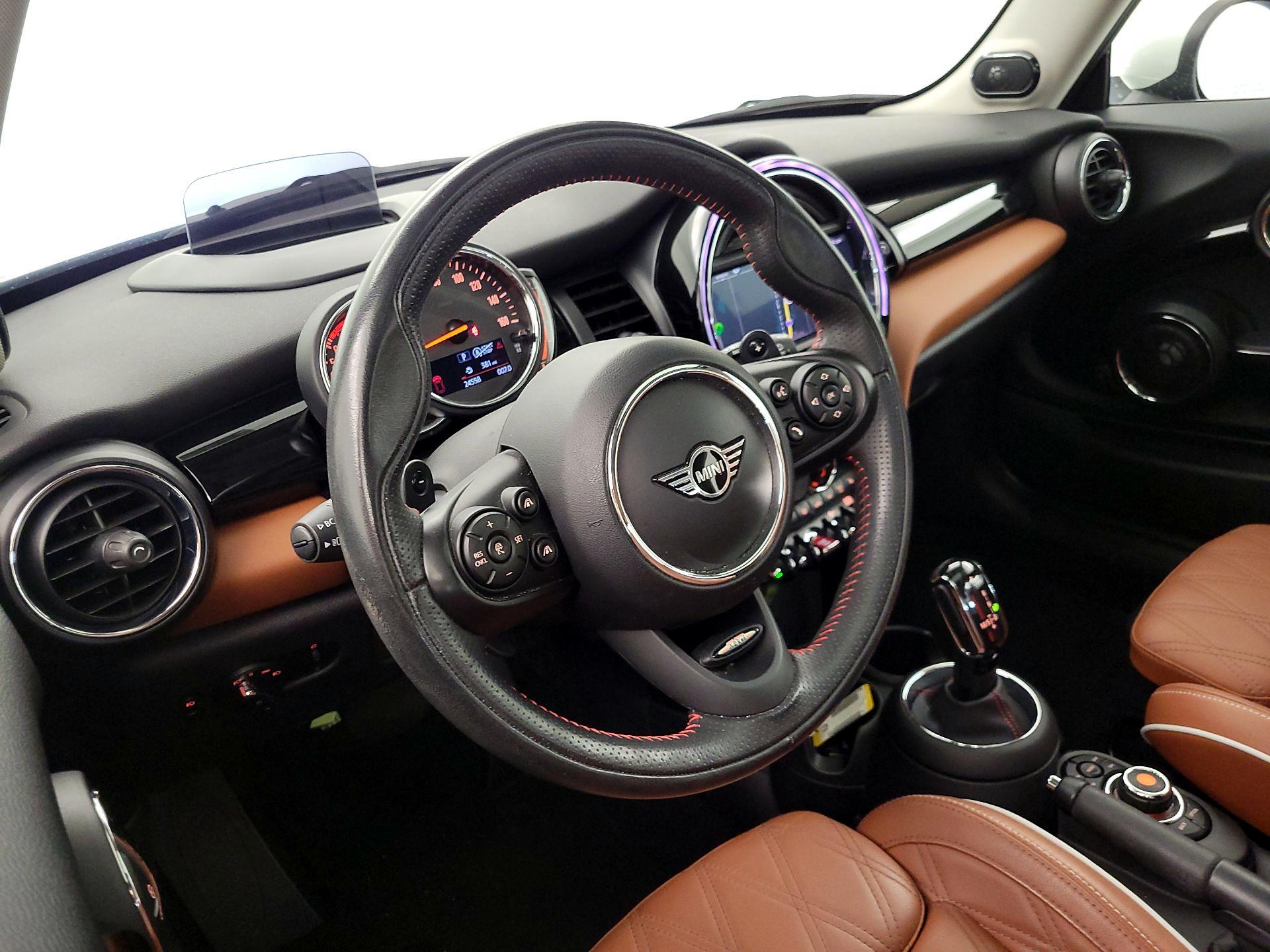 Thumbnail: 2020 MINI Cooper Hardtop - 9