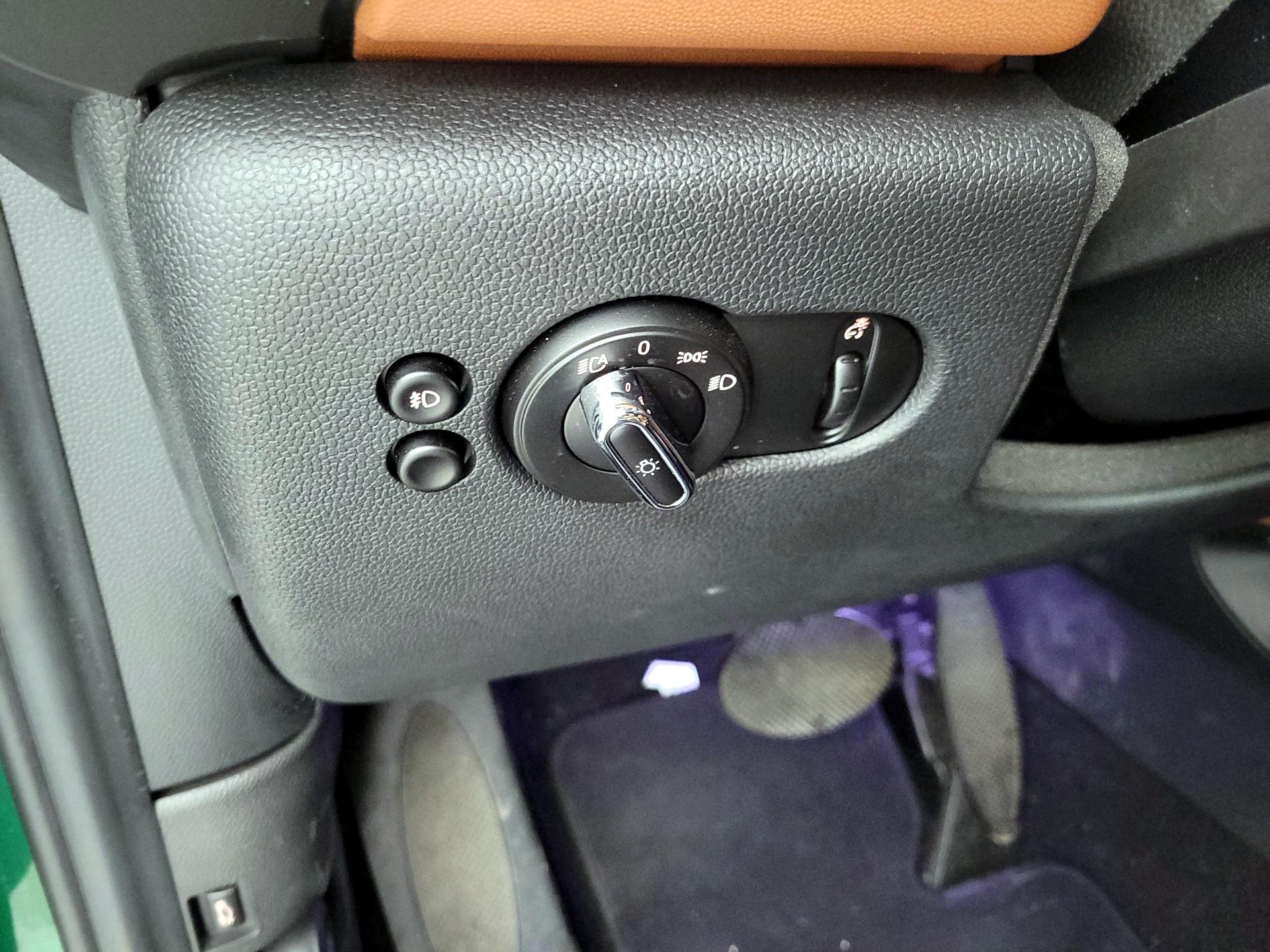 Thumbnail: 2020 MINI Cooper Hardtop - 13