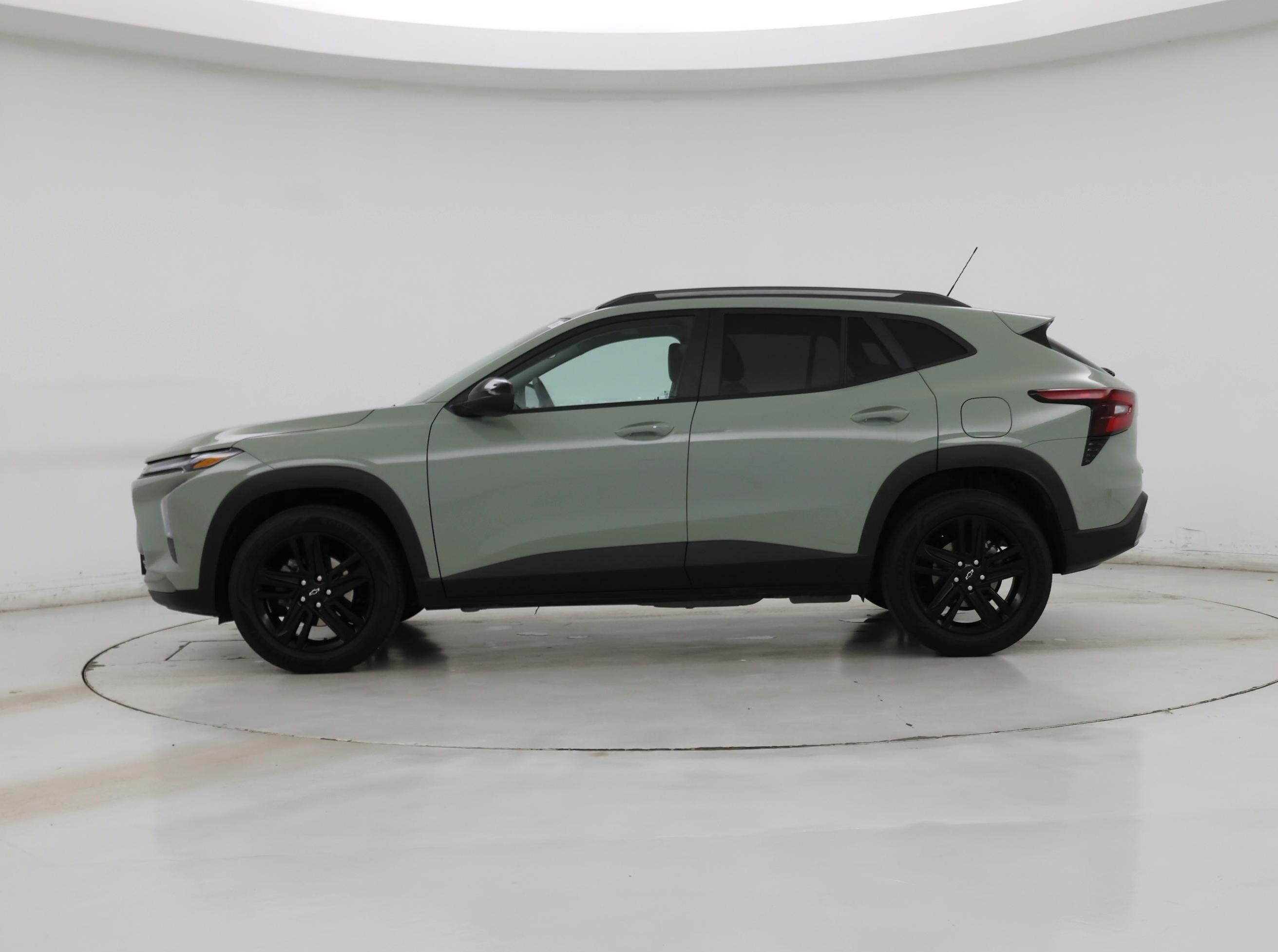 Thumbnail: 2025 Chevrolet Trax - 3