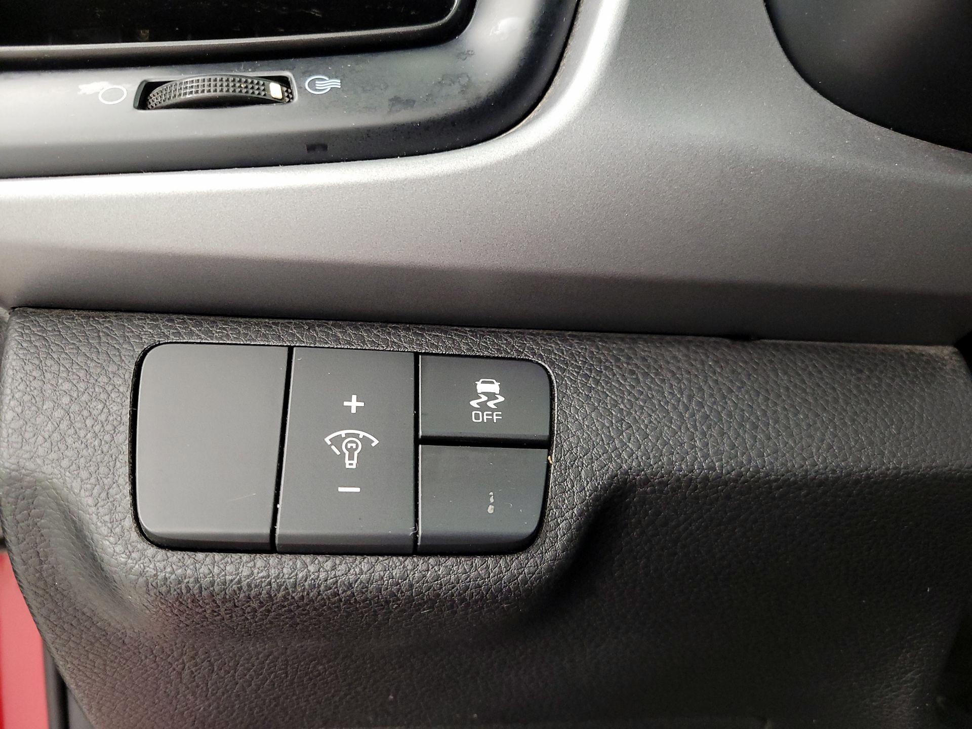 Thumbnail: 2019 Kia Rio - 13