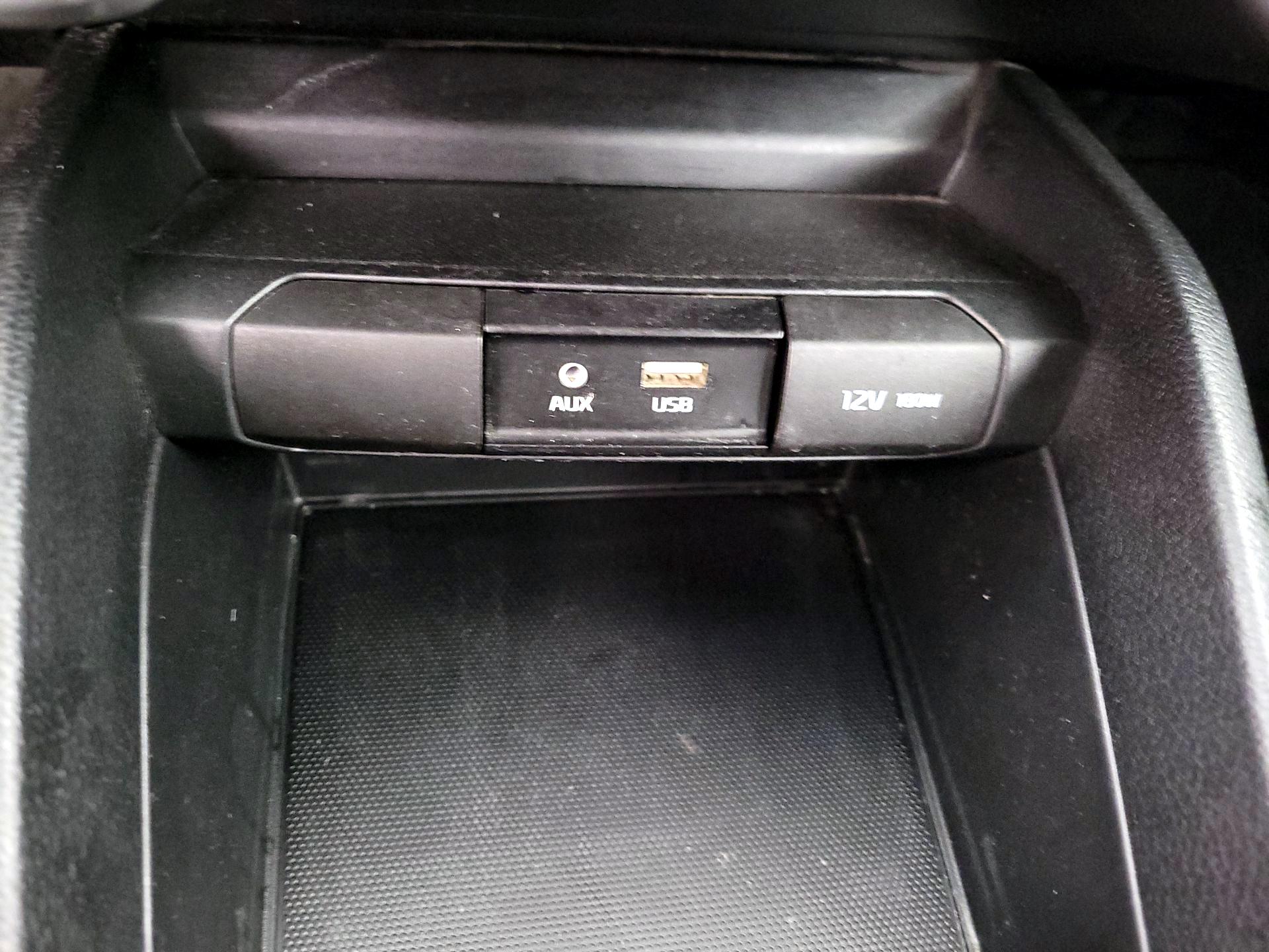 Thumbnail: 2019 Kia Rio - 18