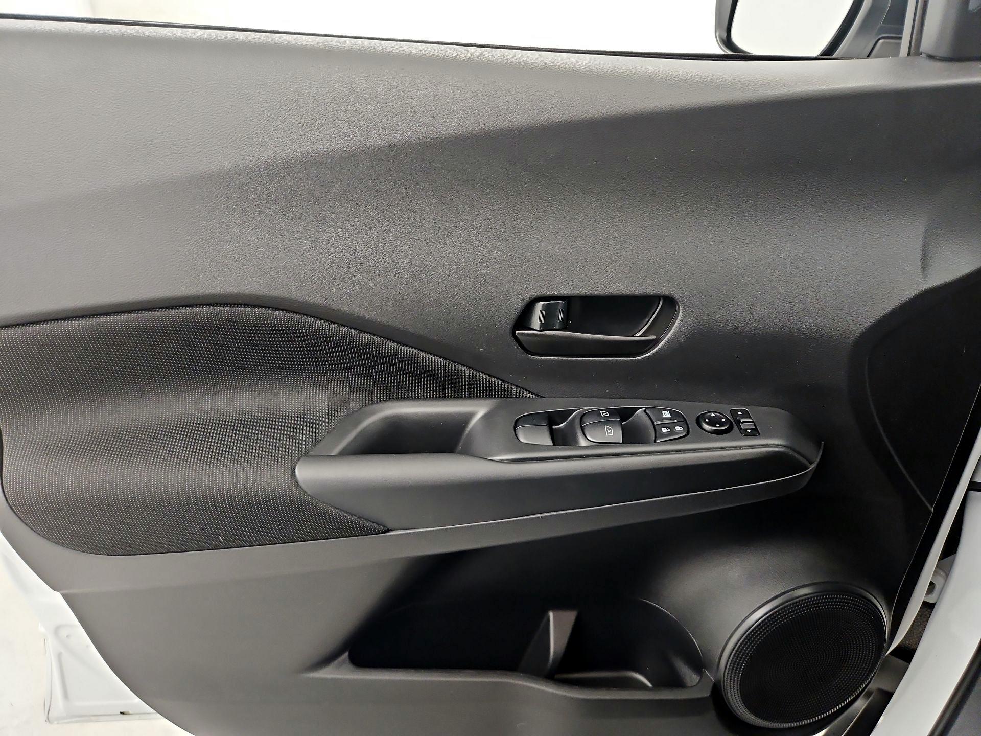 Thumbnail: 2025 Nissan Kicks - 12