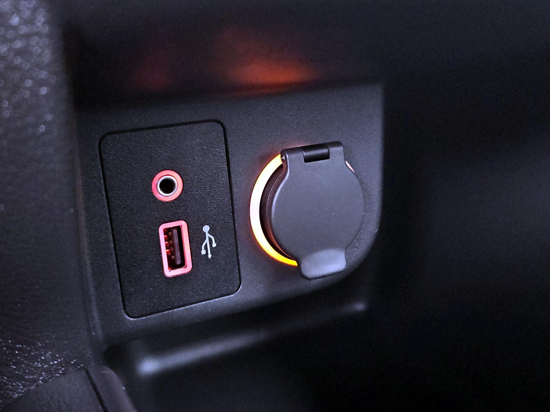 Thumbnail: 2025 Nissan Kicks - 18