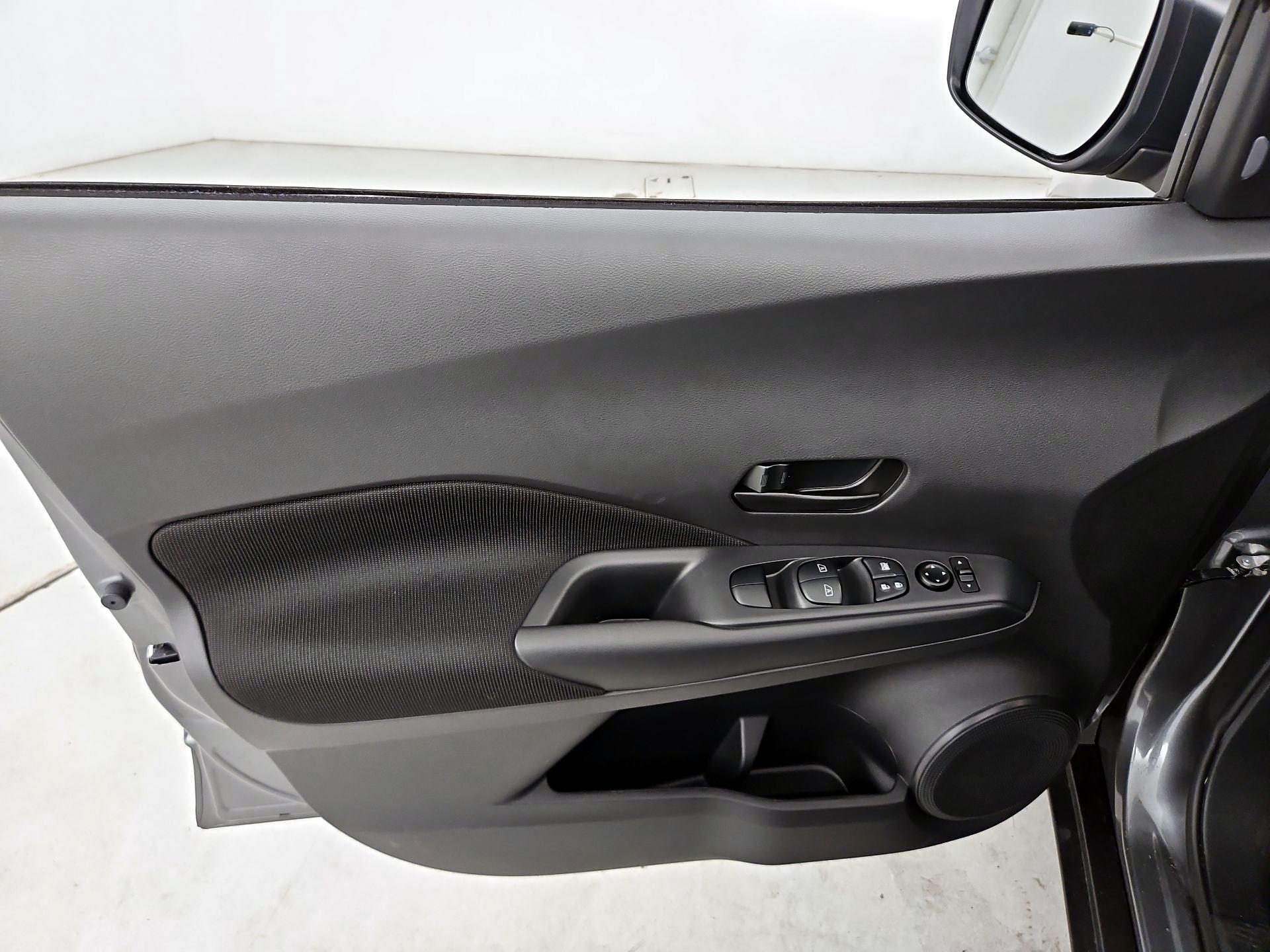 Thumbnail: 2025 Nissan Kicks - 12