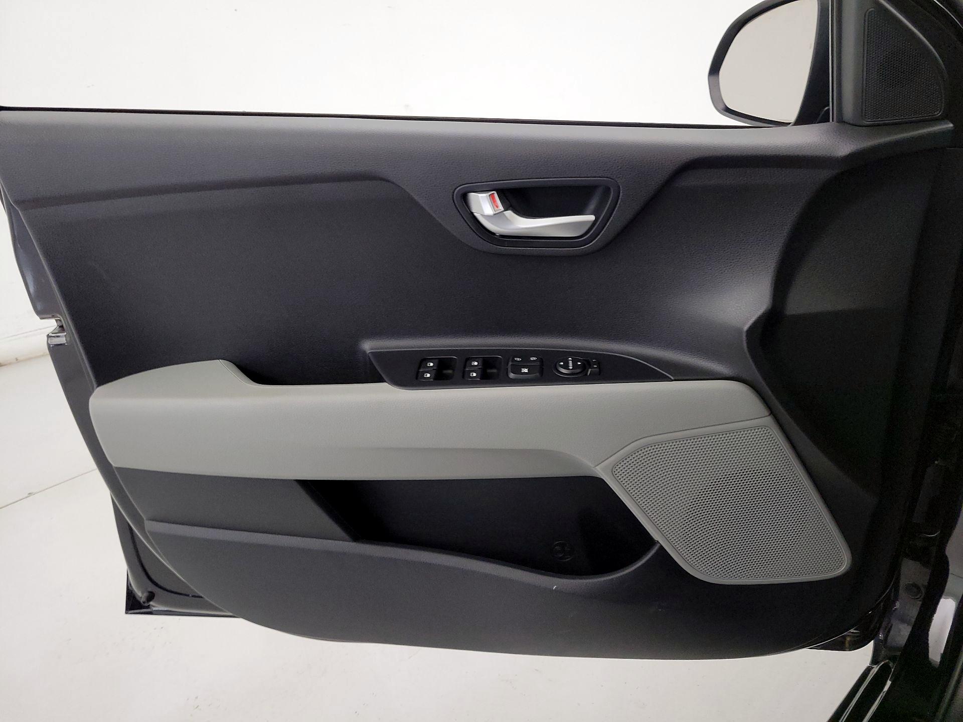 Thumbnail: 2022 Kia Rio5 - 12