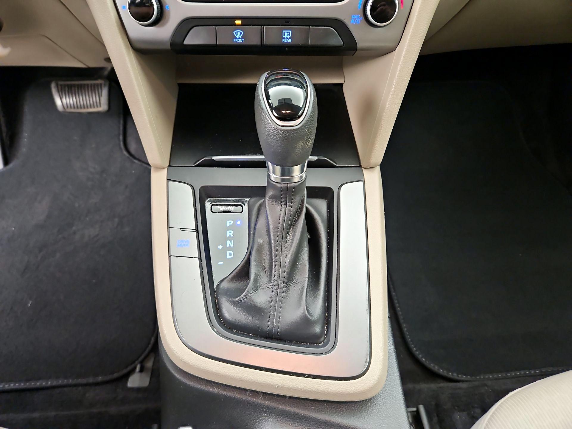 Thumbnail: 2017 Hyundai Elantra - 17