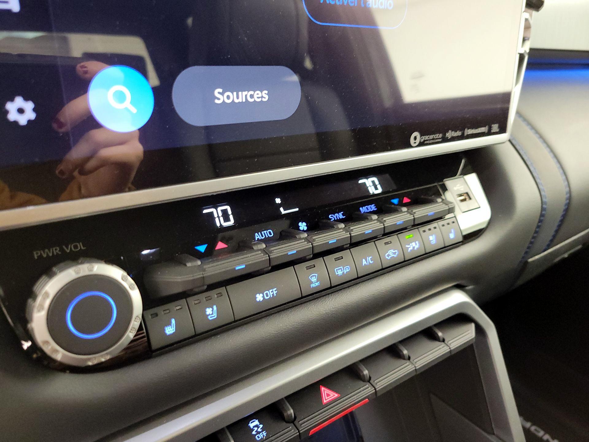 Thumbnail: 2024 Toyota Tundra - 16