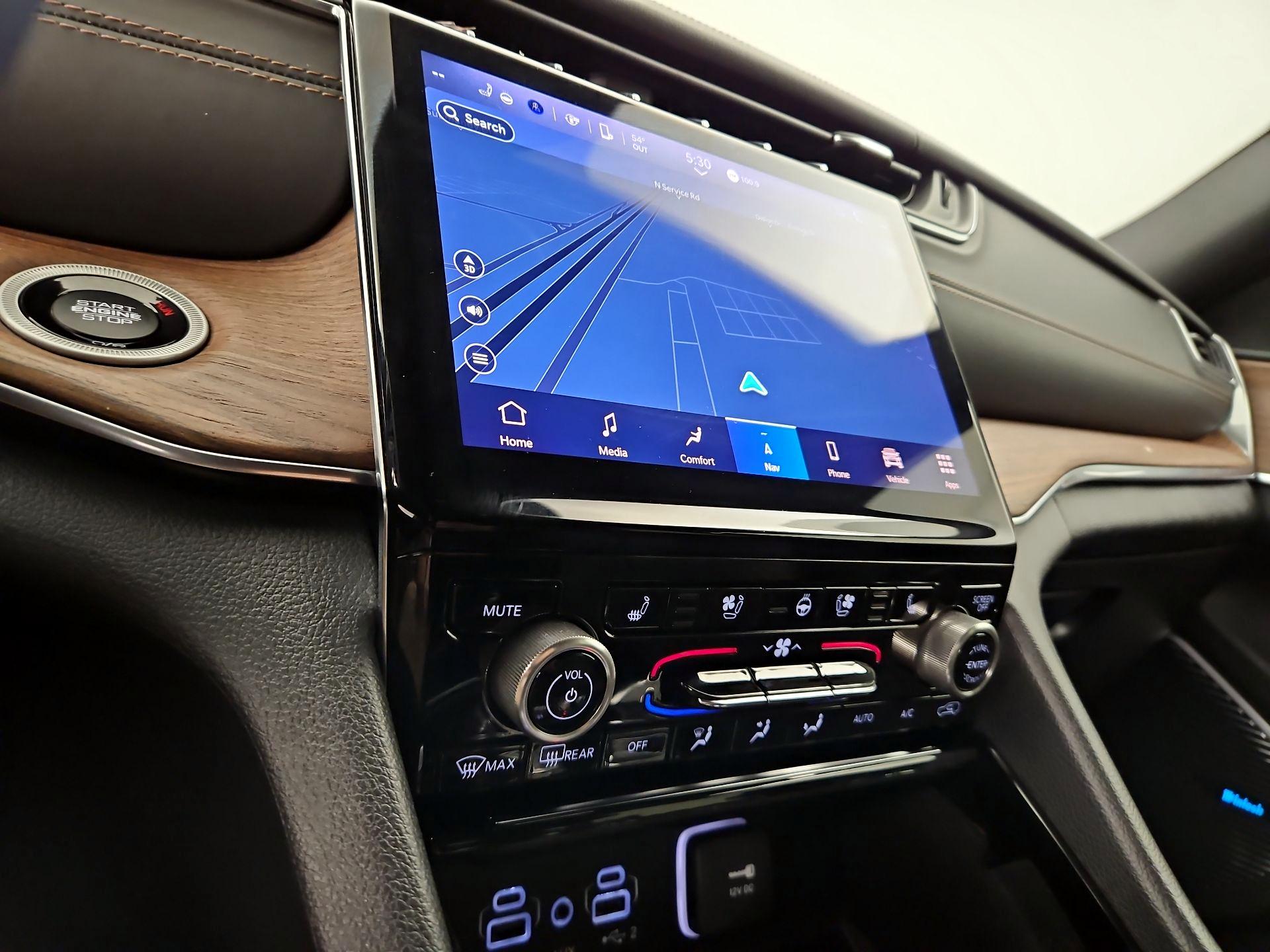 Thumbnail: 2022 Jeep Grand Cherokee - 14