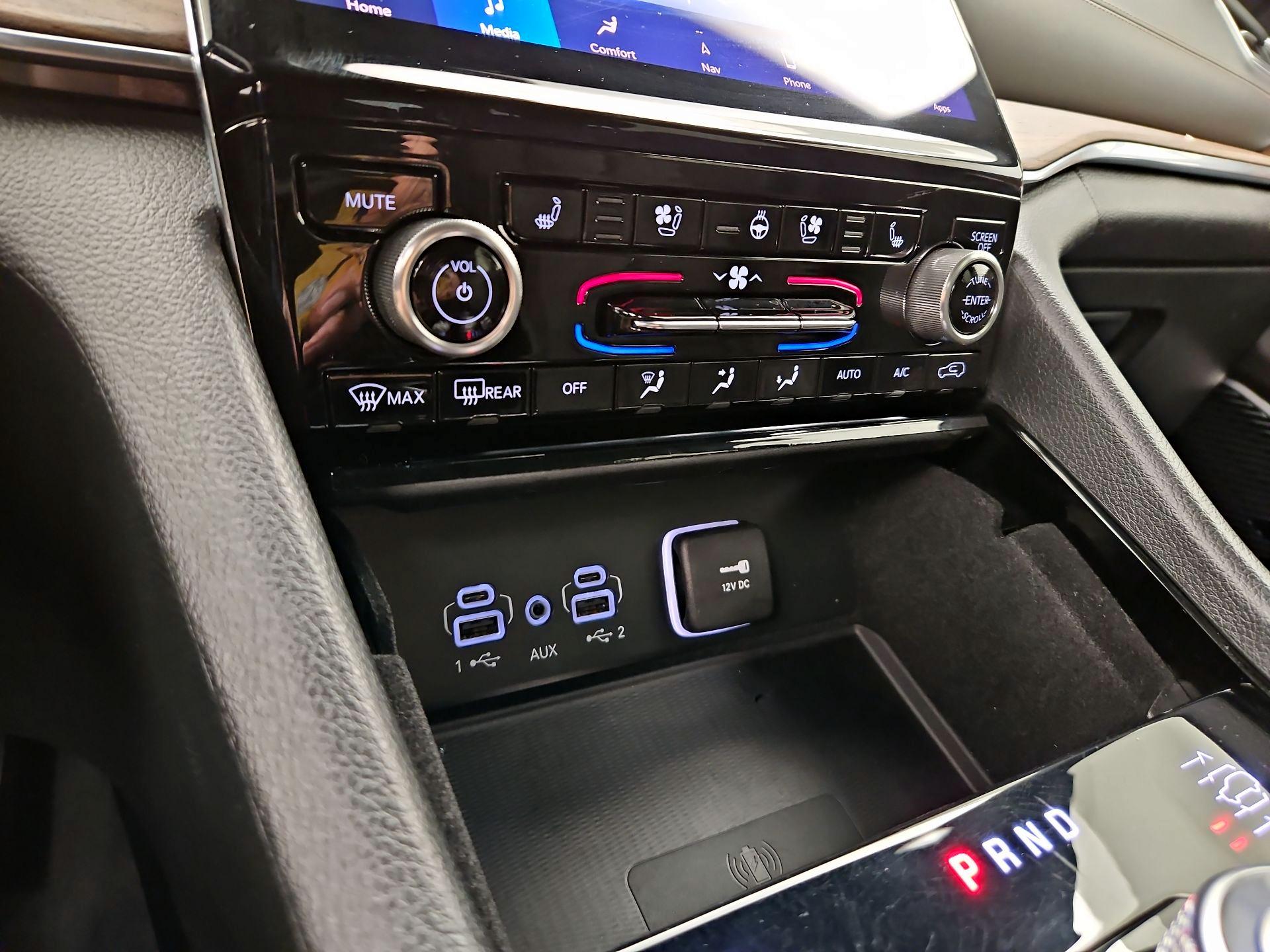 Thumbnail: 2022 Jeep Grand Cherokee - 17