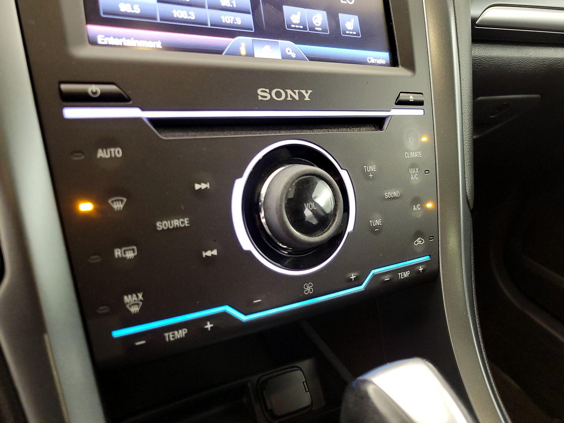 Thumbnail: 2015 Ford Fusion - 17