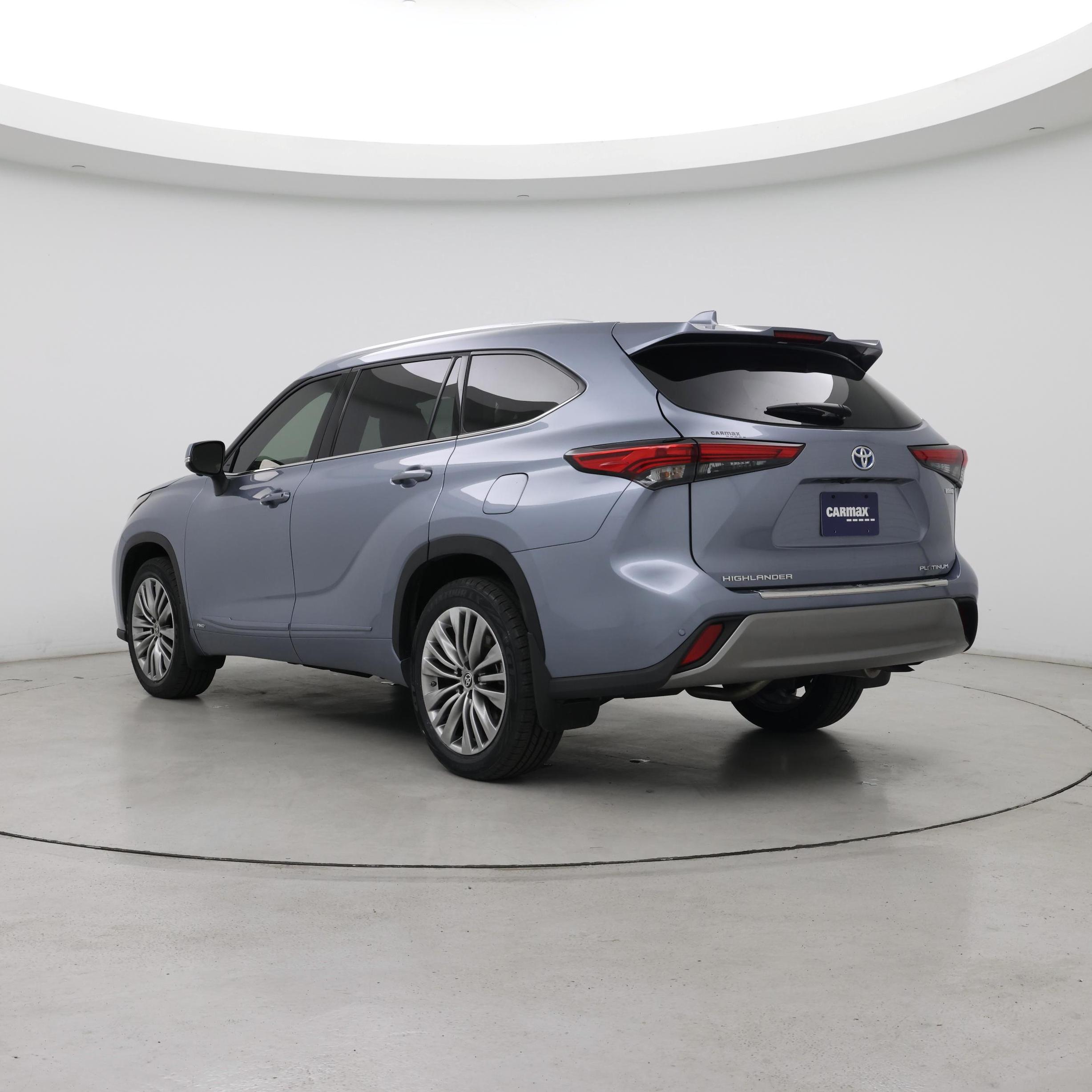 Thumbnail: 2023 Toyota Highlander - 2