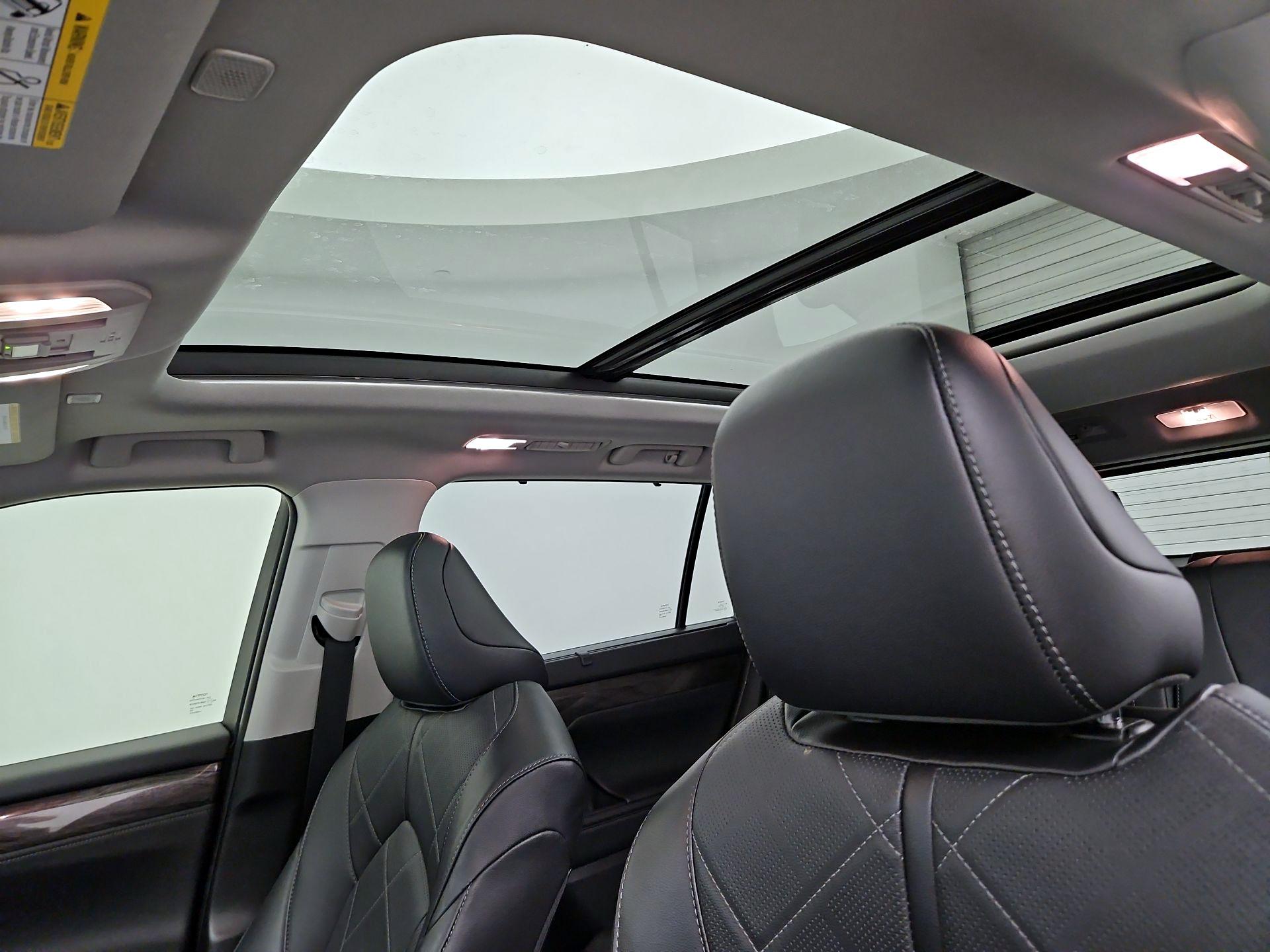 Thumbnail: 2023 Toyota Highlander - 20