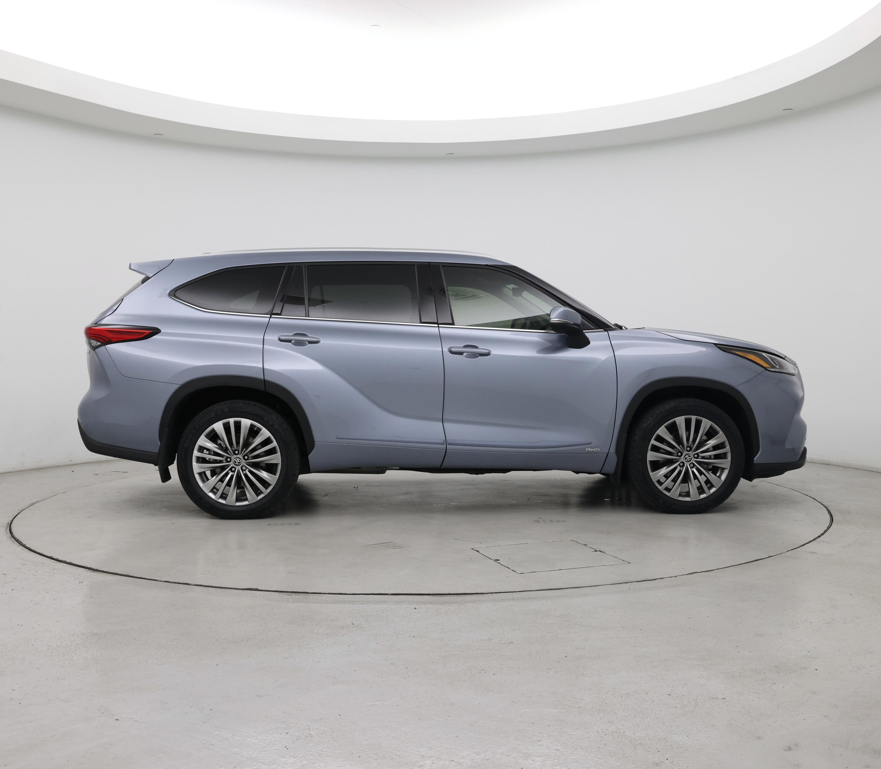Thumbnail: 2023 Toyota Highlander - 7
