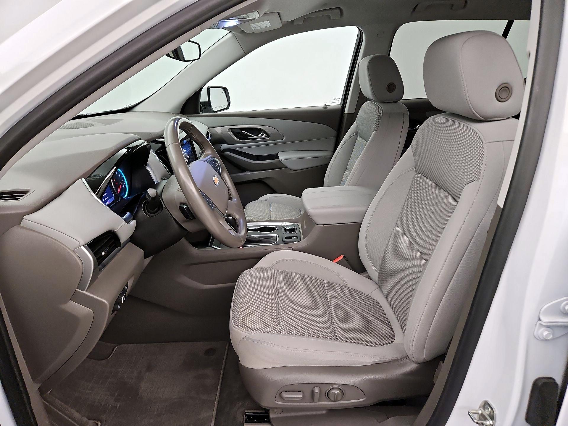 Thumbnail: 2020 Chevrolet Traverse - 11