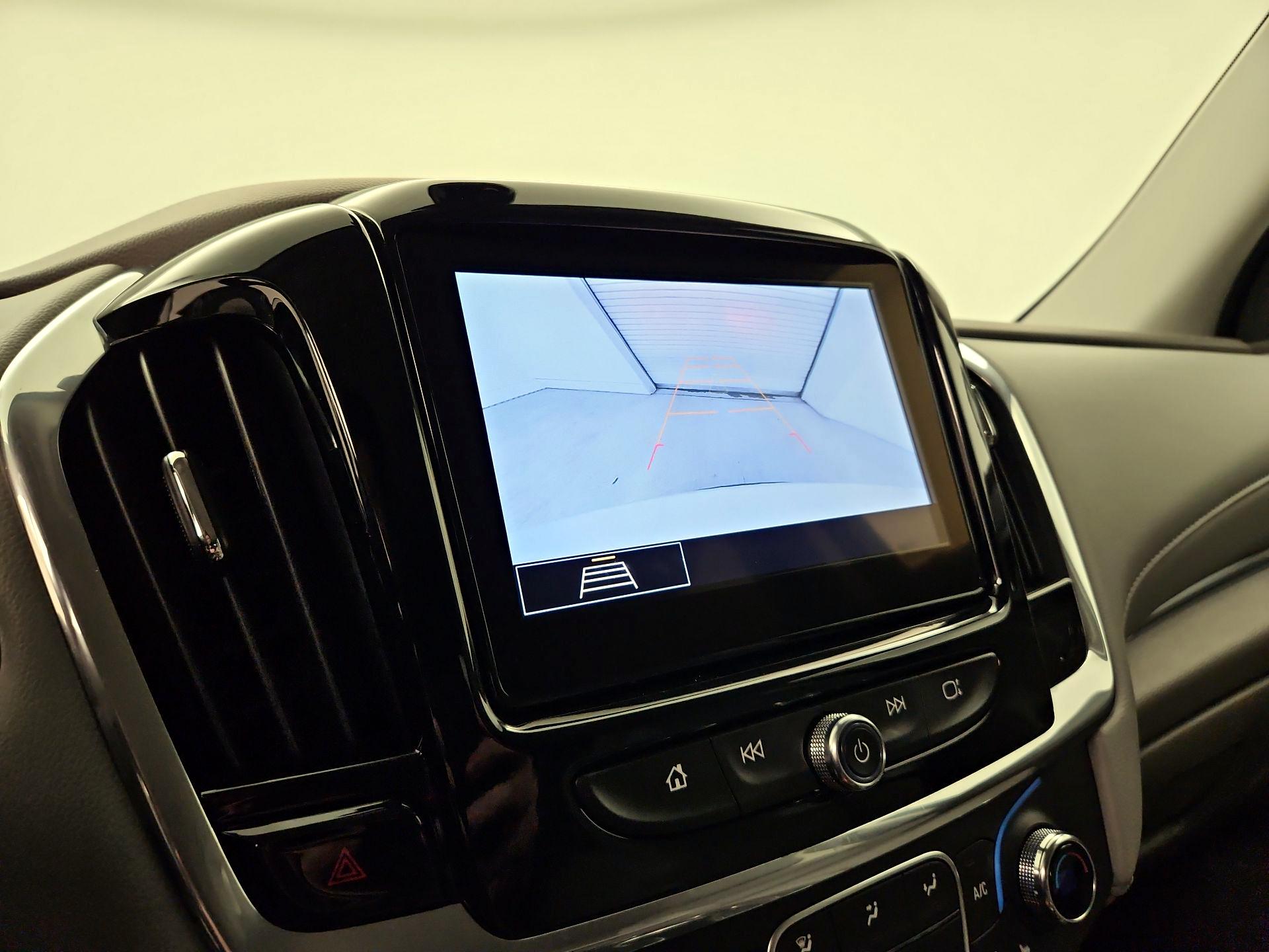 Thumbnail: 2020 Chevrolet Traverse - 14