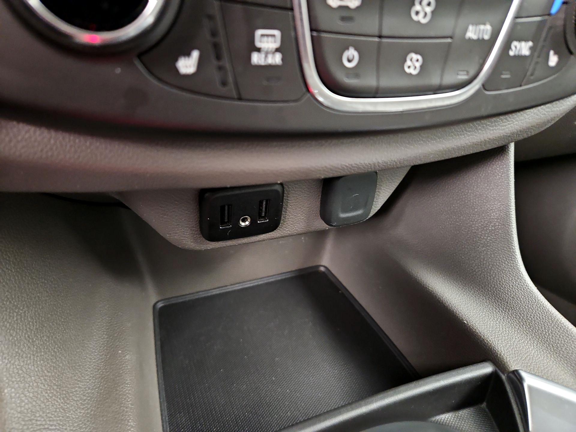 Thumbnail: 2020 Chevrolet Traverse - 18