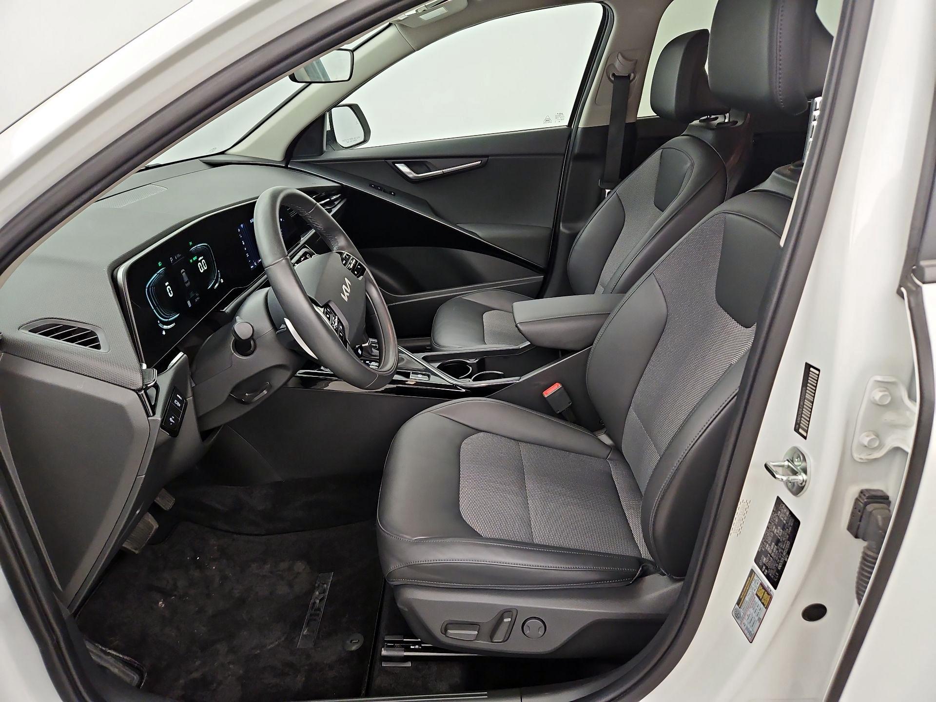 Thumbnail: 2024 Kia Niro - 11