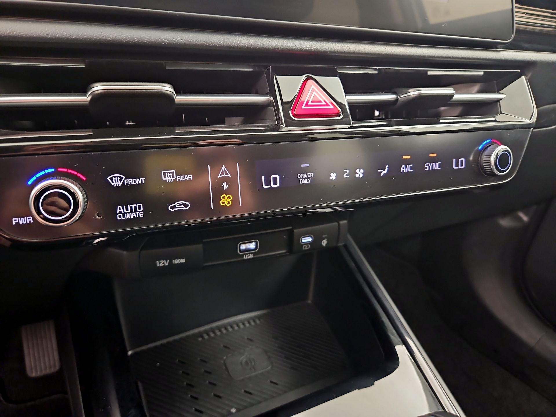 Thumbnail: 2024 Kia Niro - 17