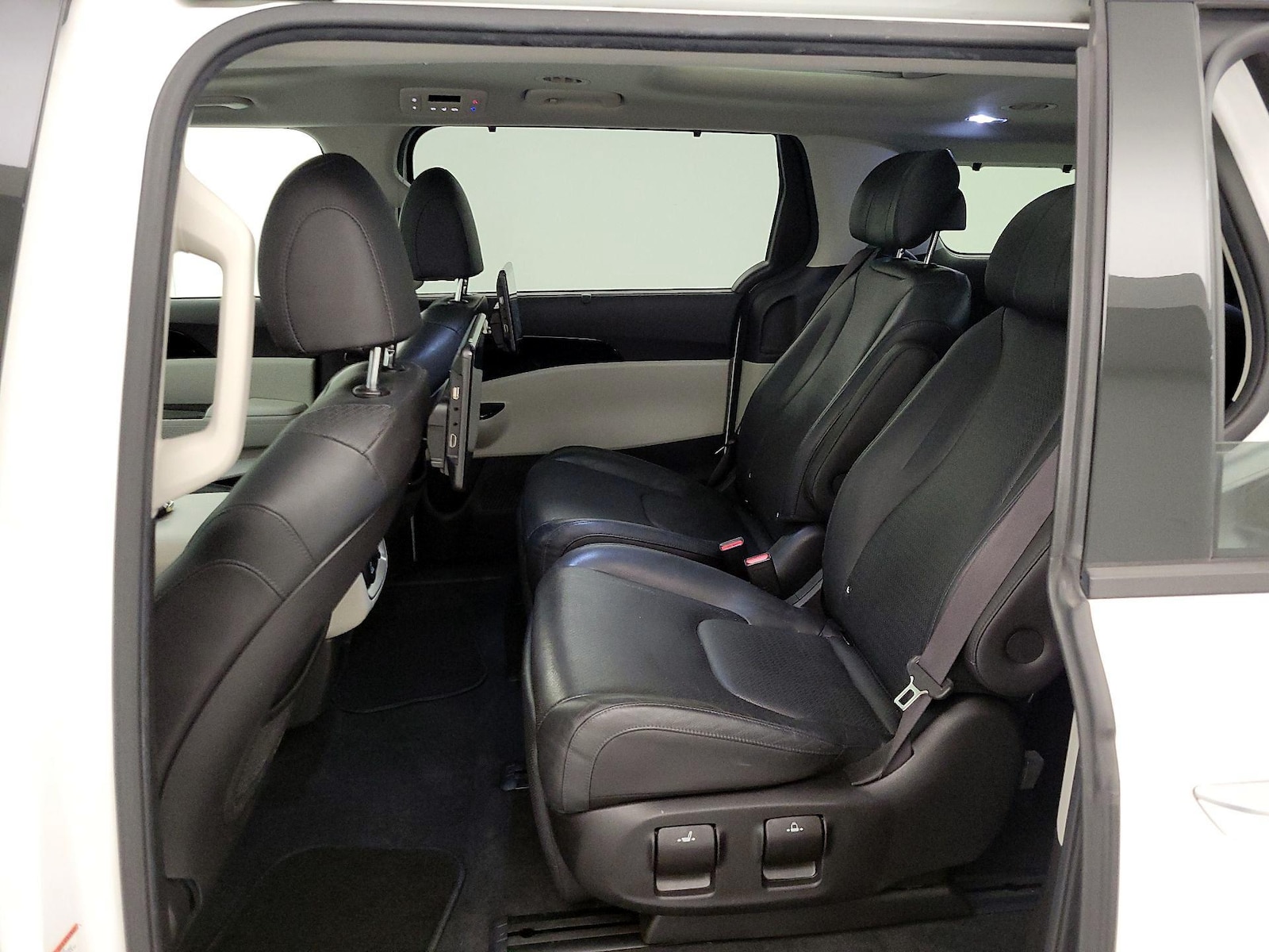 2022 Kia Carnival SX Prestige - Photo 22