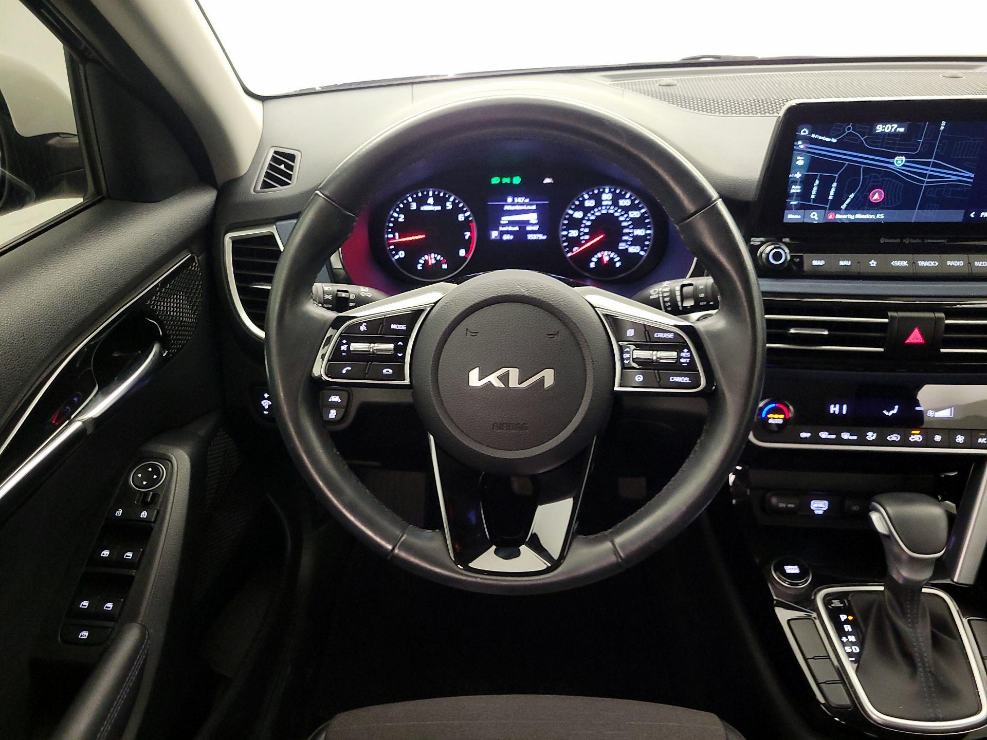 Thumbnail: 2023 Kia Seltos - 10