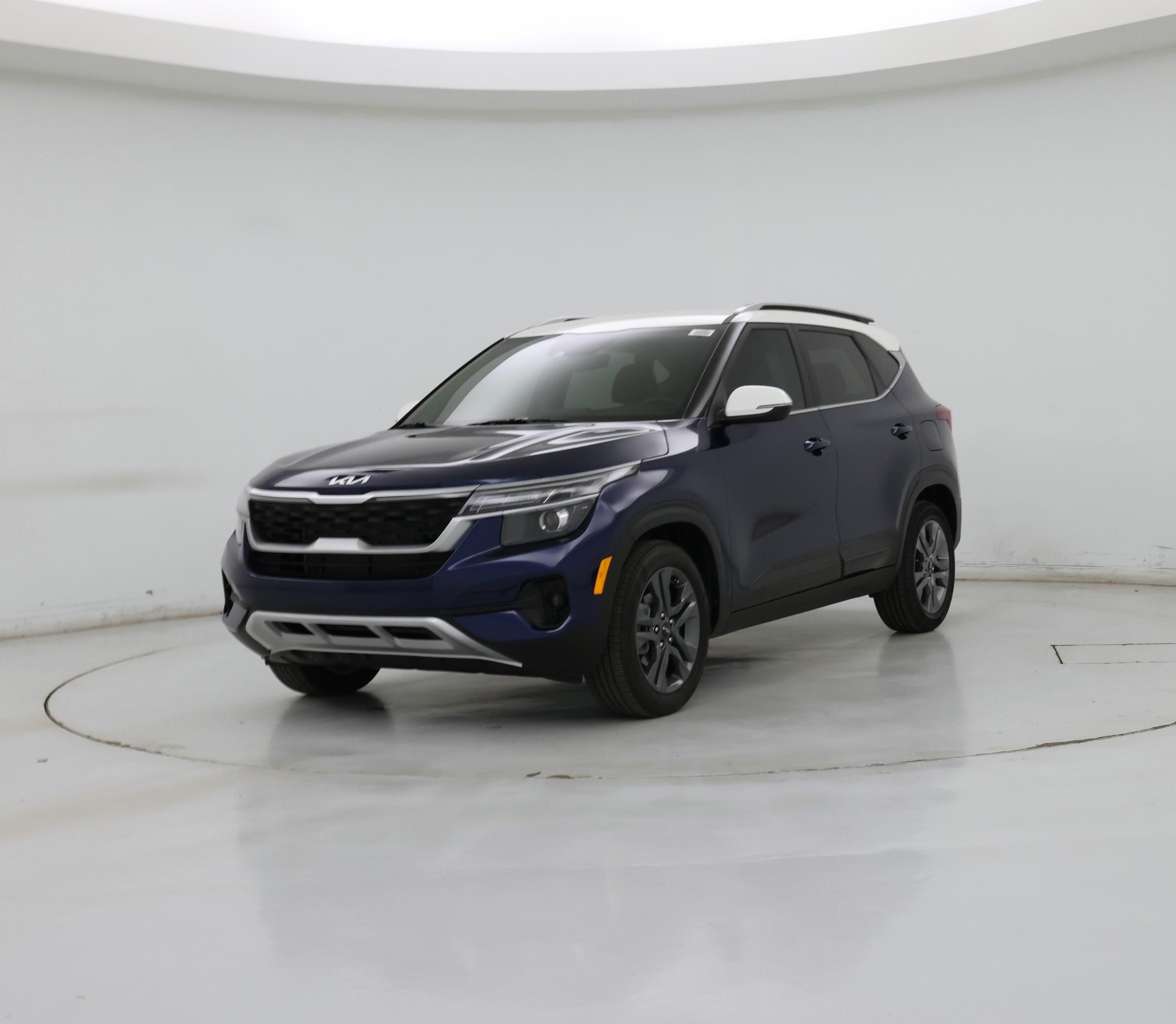 Thumbnail: 2023 Kia Seltos - 4