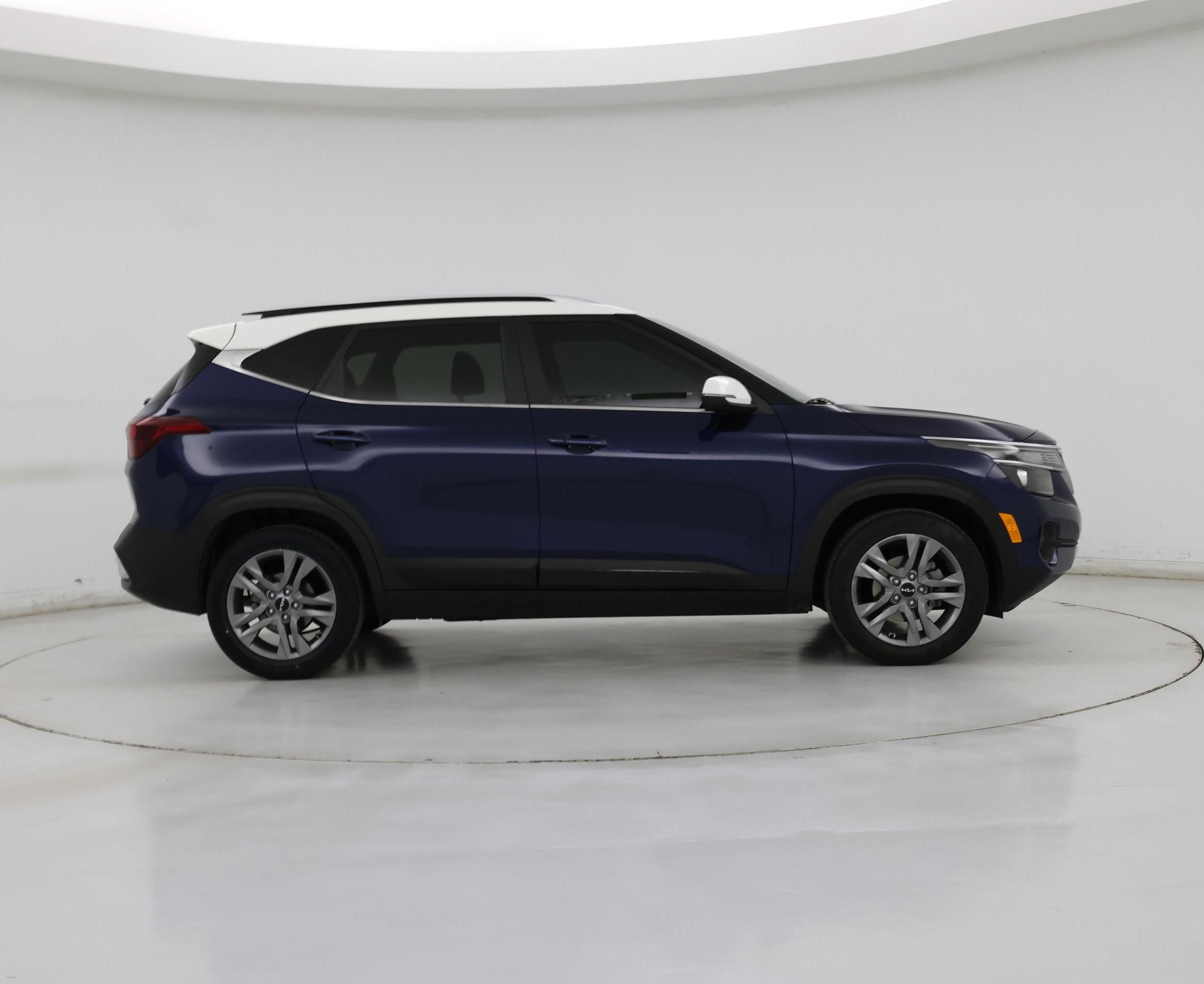 Thumbnail: 2023 Kia Seltos - 7