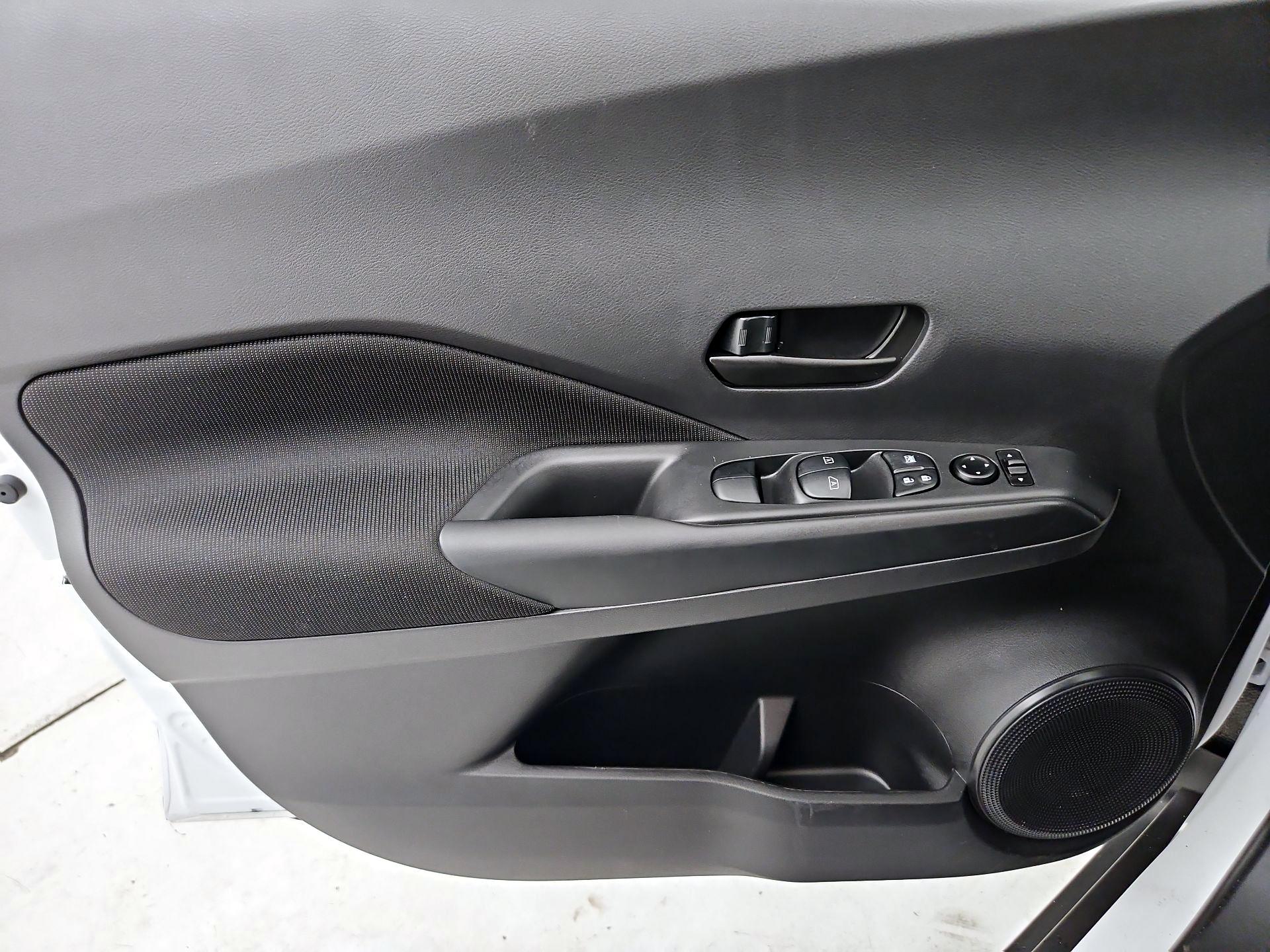 Thumbnail: 2025 Nissan Kicks - 12