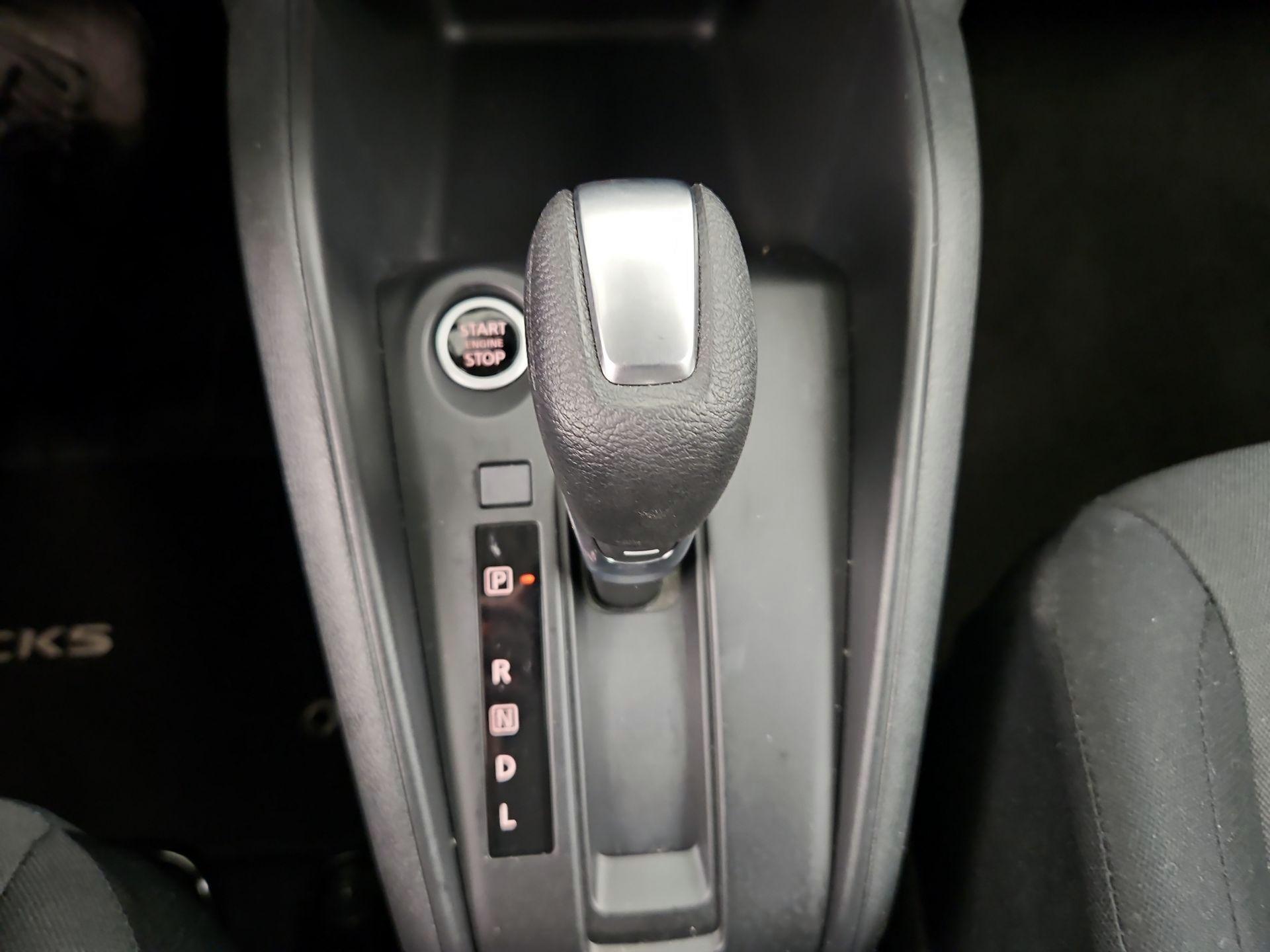 Thumbnail: 2025 Nissan Kicks - 17