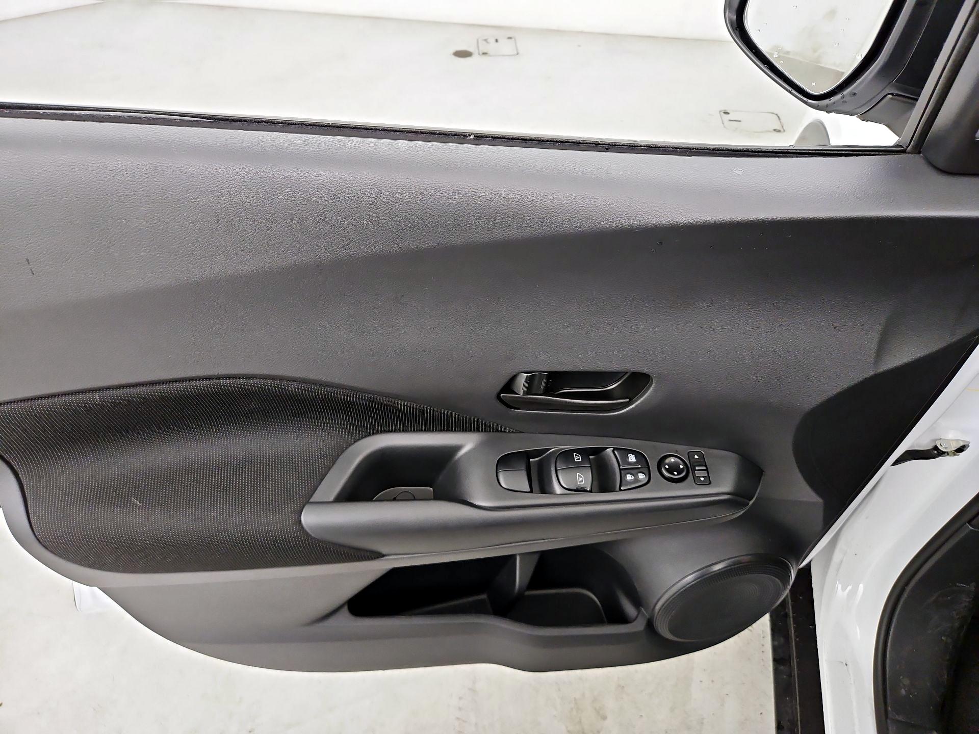 Thumbnail: 2025 Nissan Kicks - 12