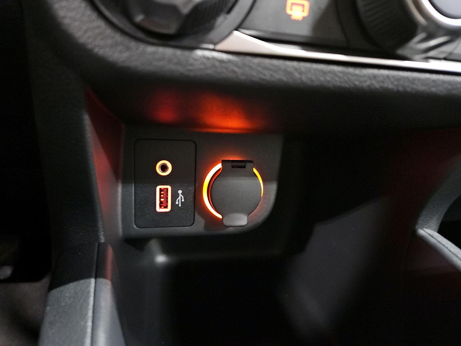 Thumbnail: 2025 Nissan Kicks - 18