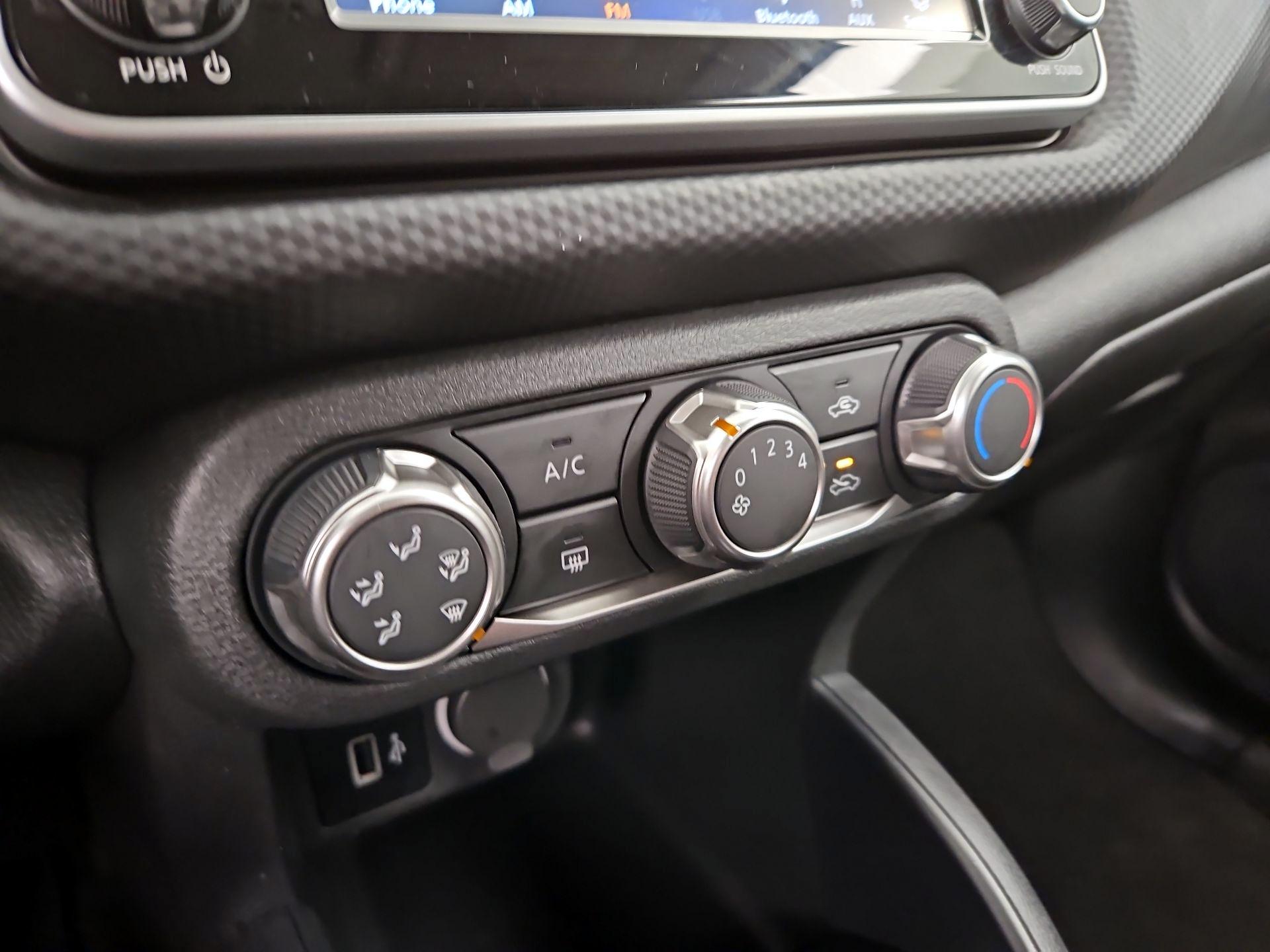 Thumbnail: 2025 Nissan Kicks - 16