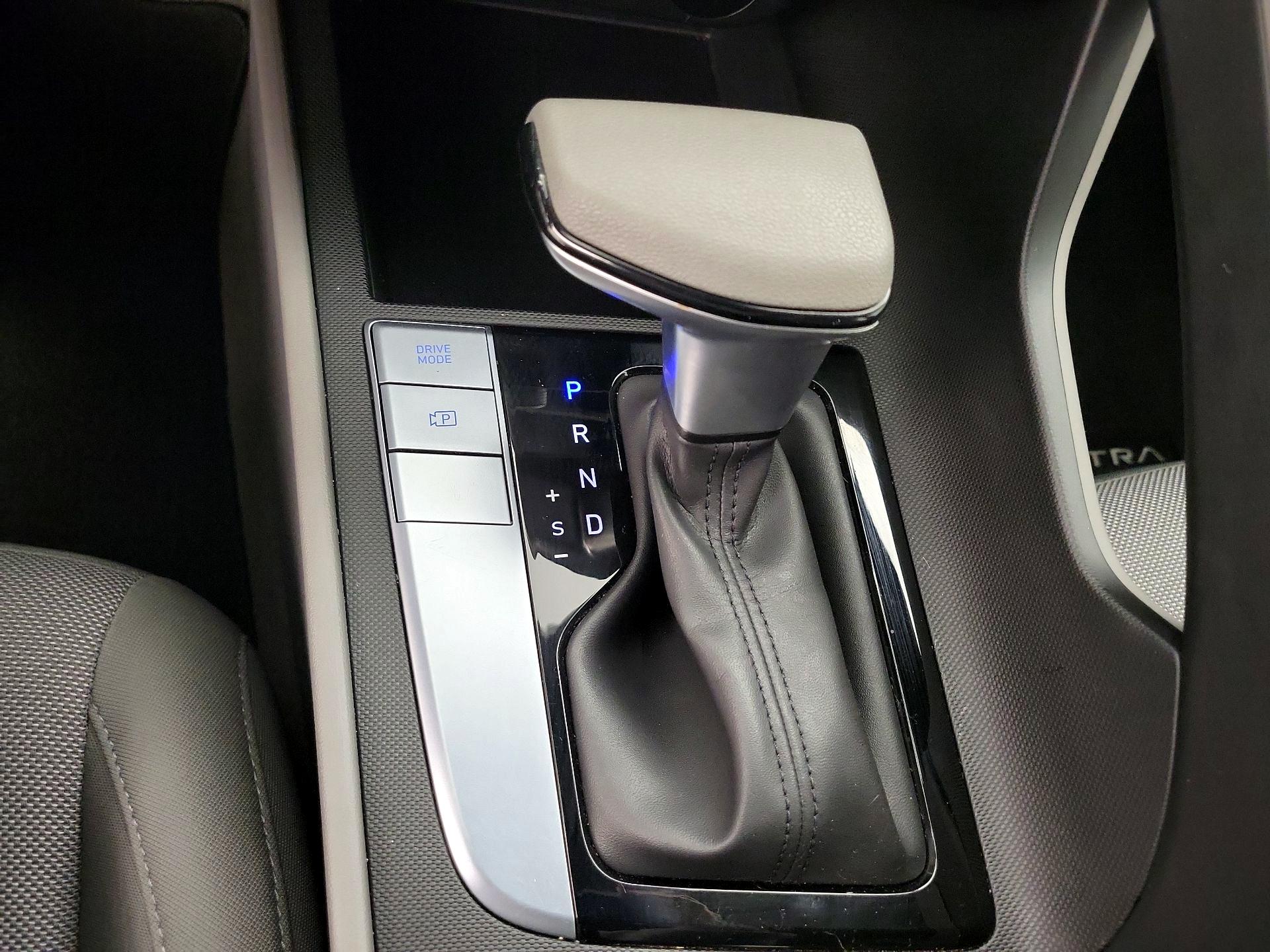 Thumbnail: 2024 Hyundai Elantra - 17