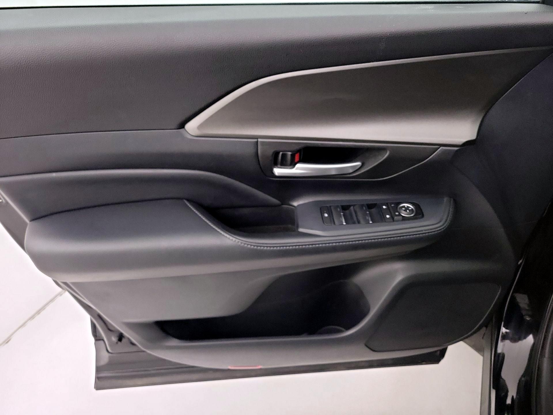 Thumbnail: 2025 Toyota Grand Highlander - 12