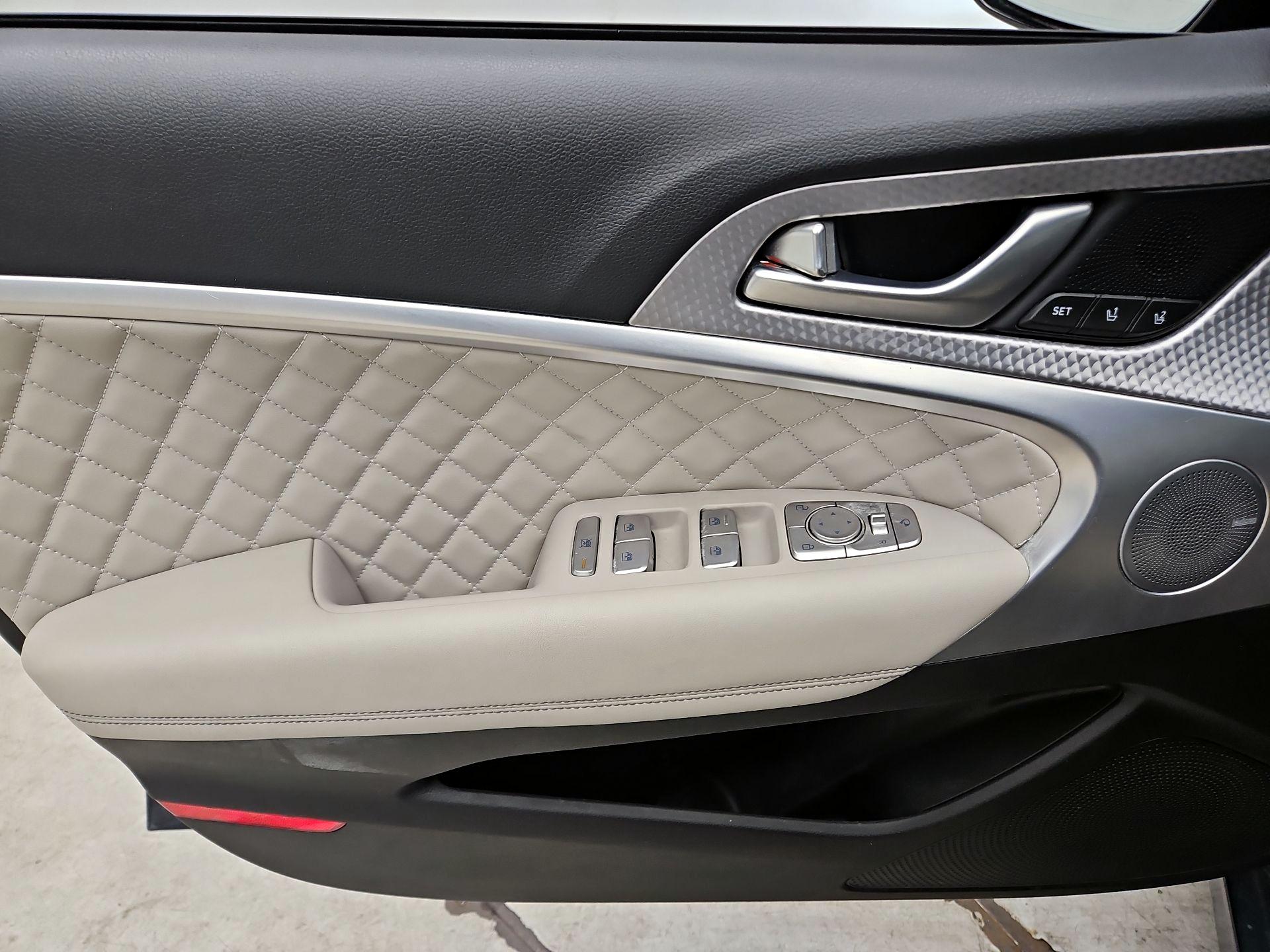 Thumbnail: 2022 Genesis G70 - 12