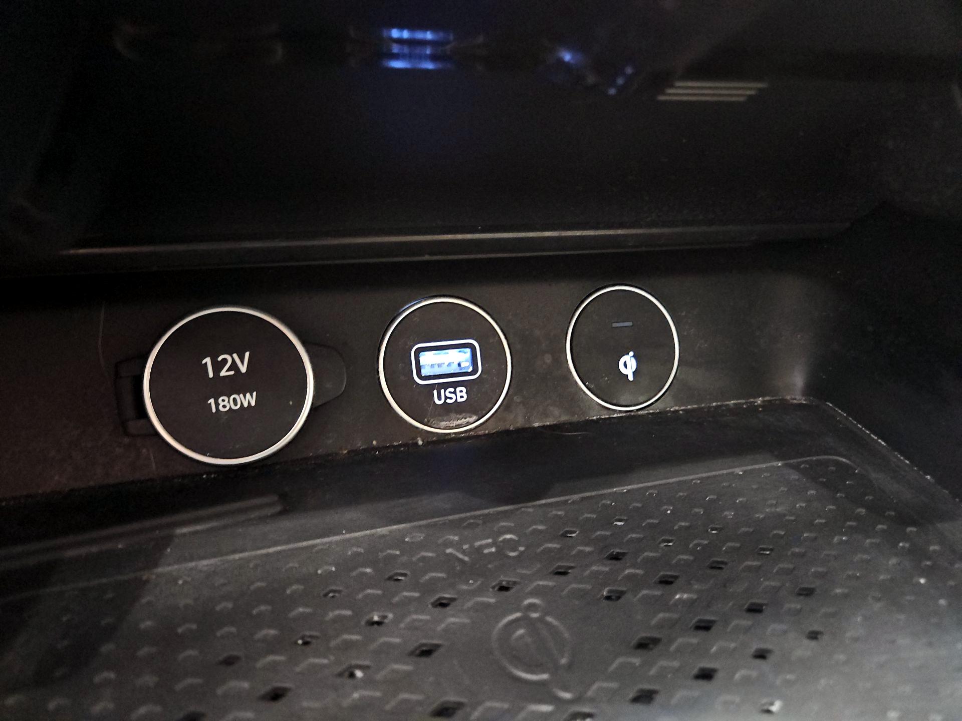 Thumbnail: 2022 Genesis G70 - 19